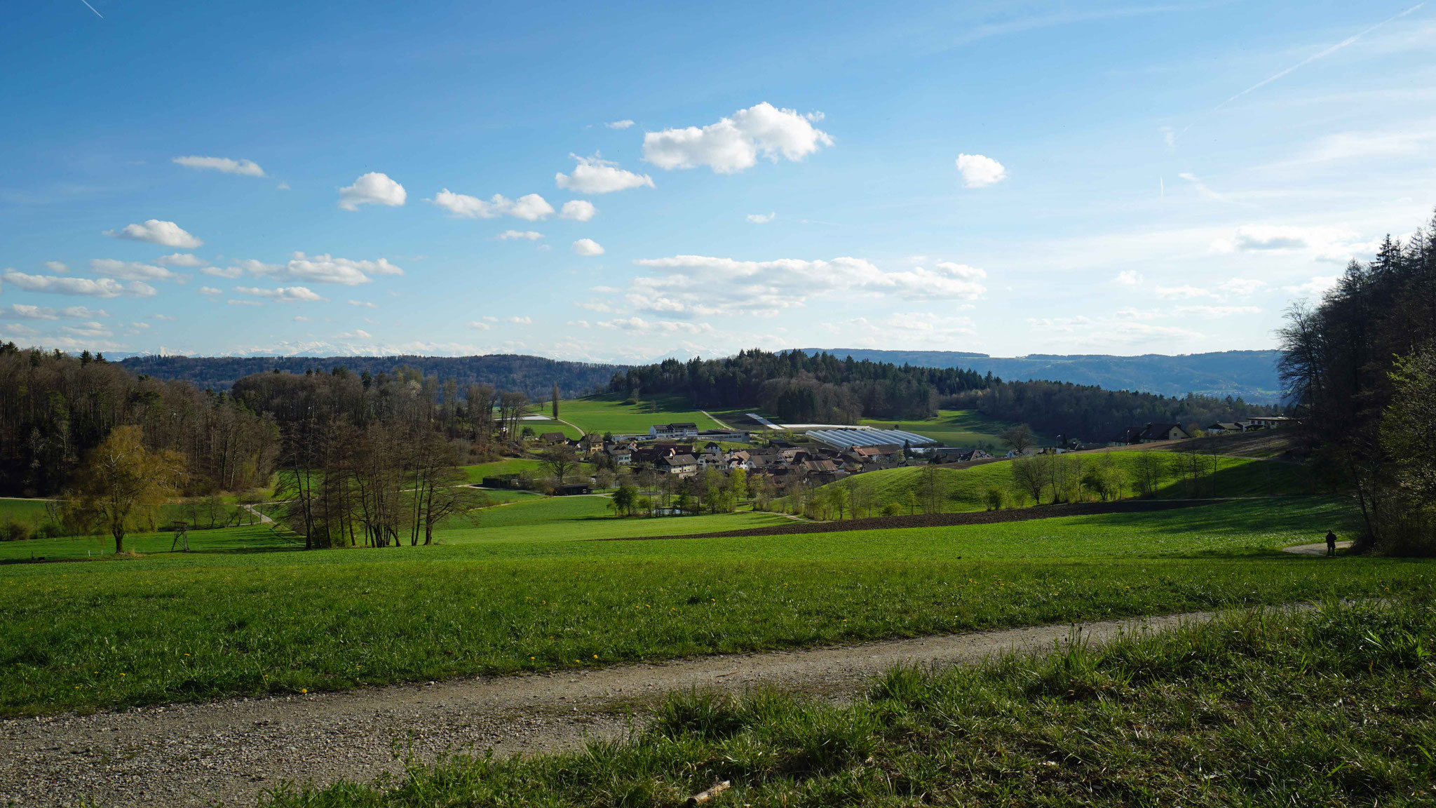 10.4.2022::Sicht vom Reservoir ins Dorf