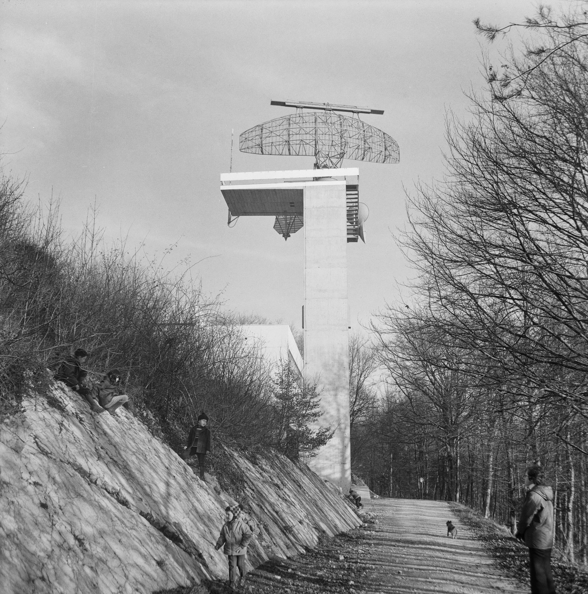 1961-1979::Erster Radarturm mit ungeschütztem Radar::Foto 30.11.1969::ETH-Bibliothek Zürich, Bildarchiv / Fotograf: Wyss, Max A. / Com_M18-0100-0002 / CC BY-SA 4.0 