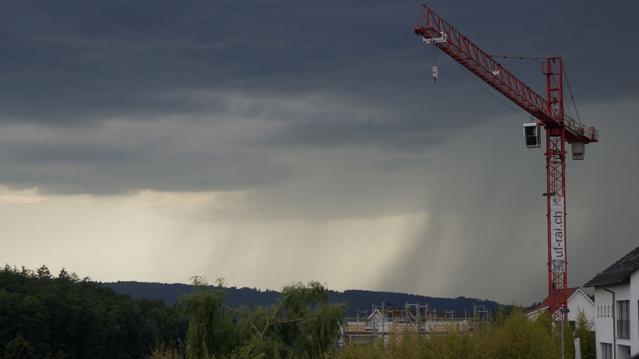 30.5.2018::Die Sturmfront aus Richtung SW, kurz vor 19 Uhr