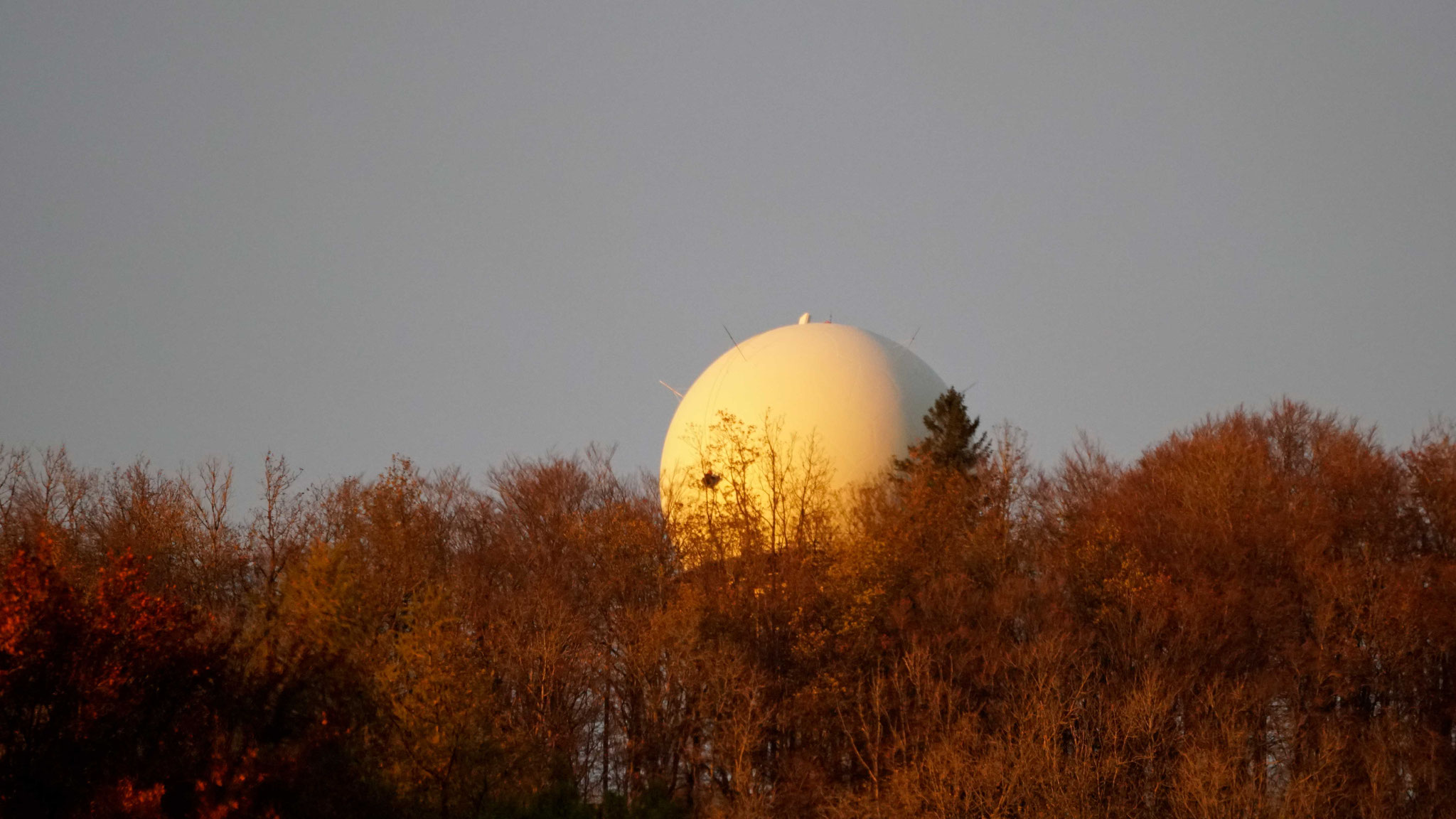 15.11.2019::Arbeit am Radom in der Abenddämmerung