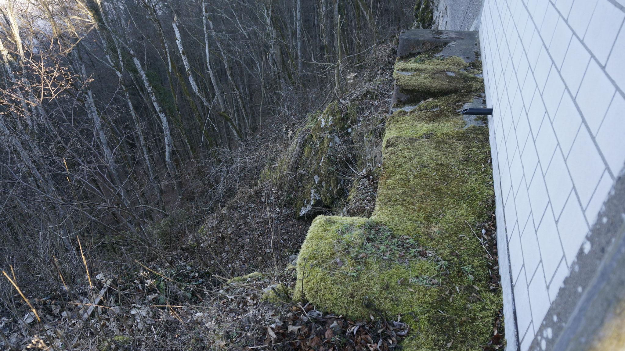 Hier fuhr die Transportseilbahn in die Station hinein