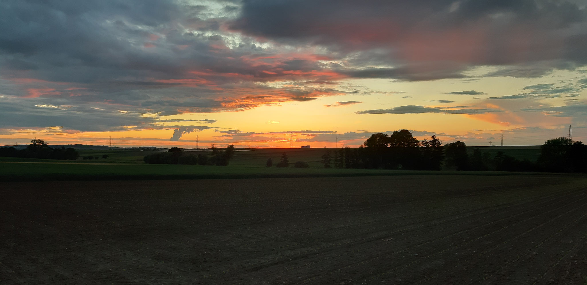 Blick auf das Aischbachtal mit Sonnenuntergang im Nordwesten, 25.05.2024, J. Völlm