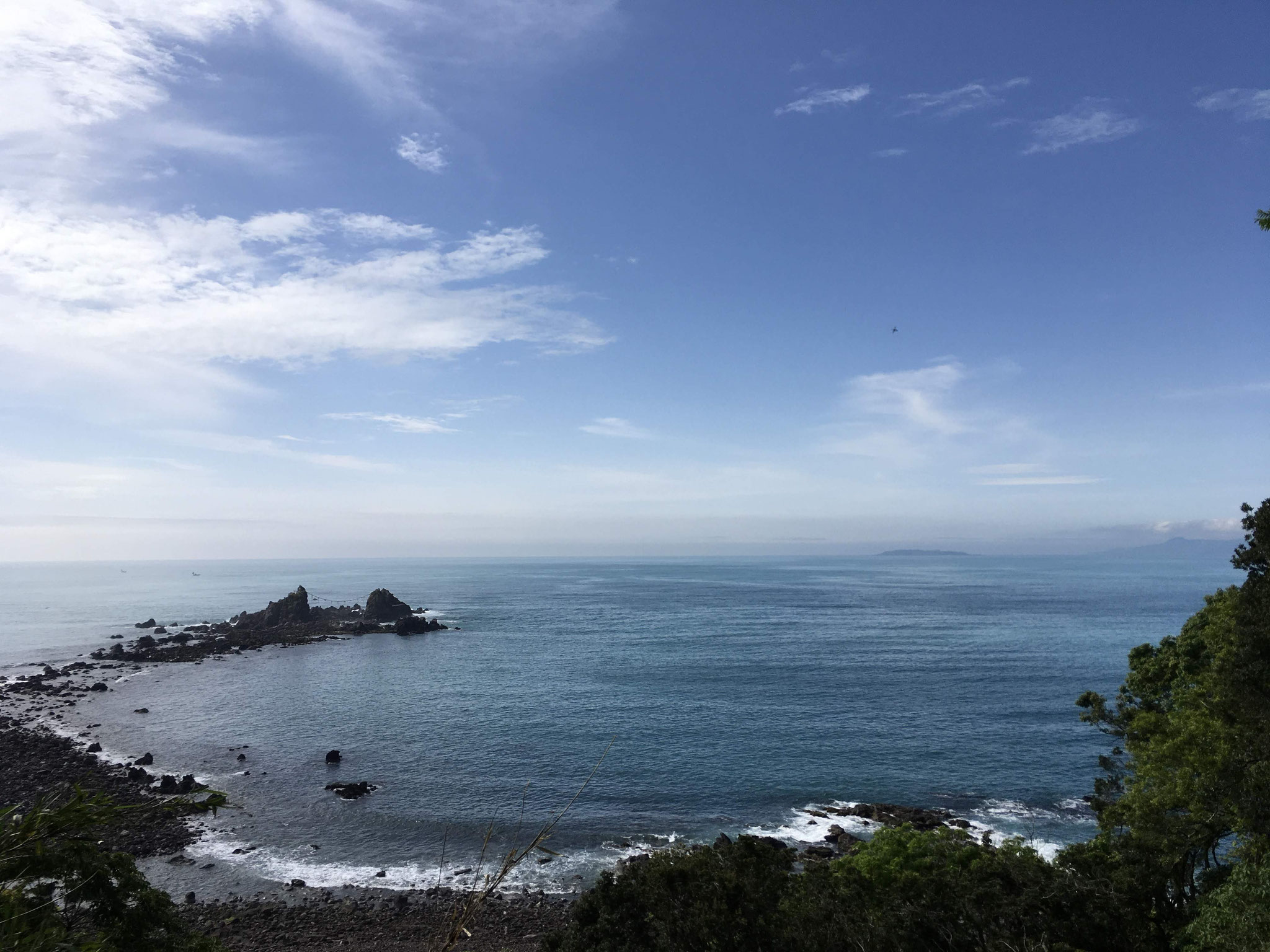 サロンから車で５分　真鶴　三ツ石海岸