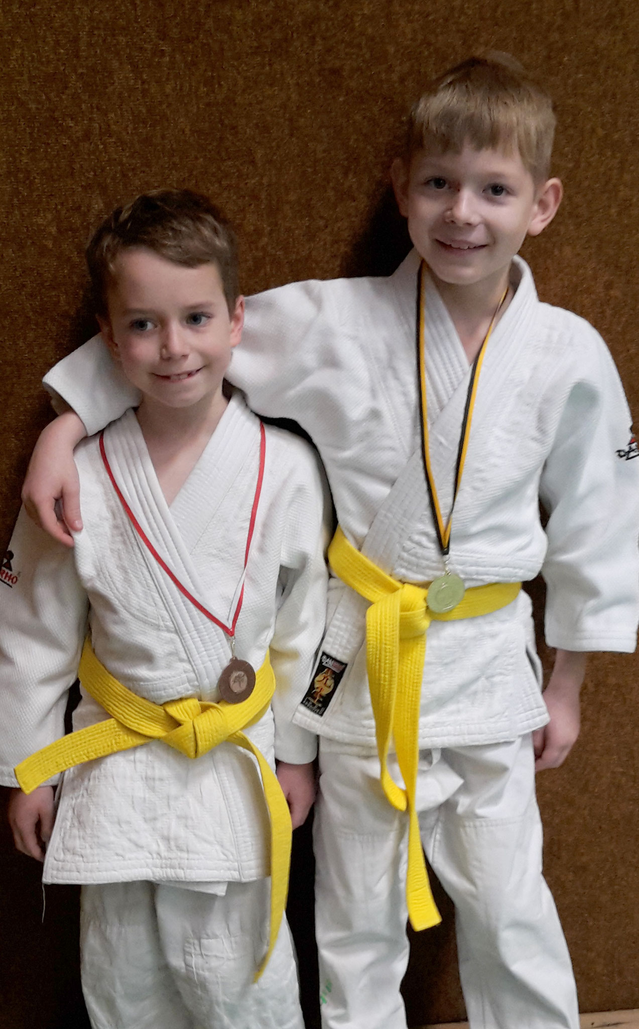 Max Will li.  und Jannis Wesseloh re – mit Goldmedaille
