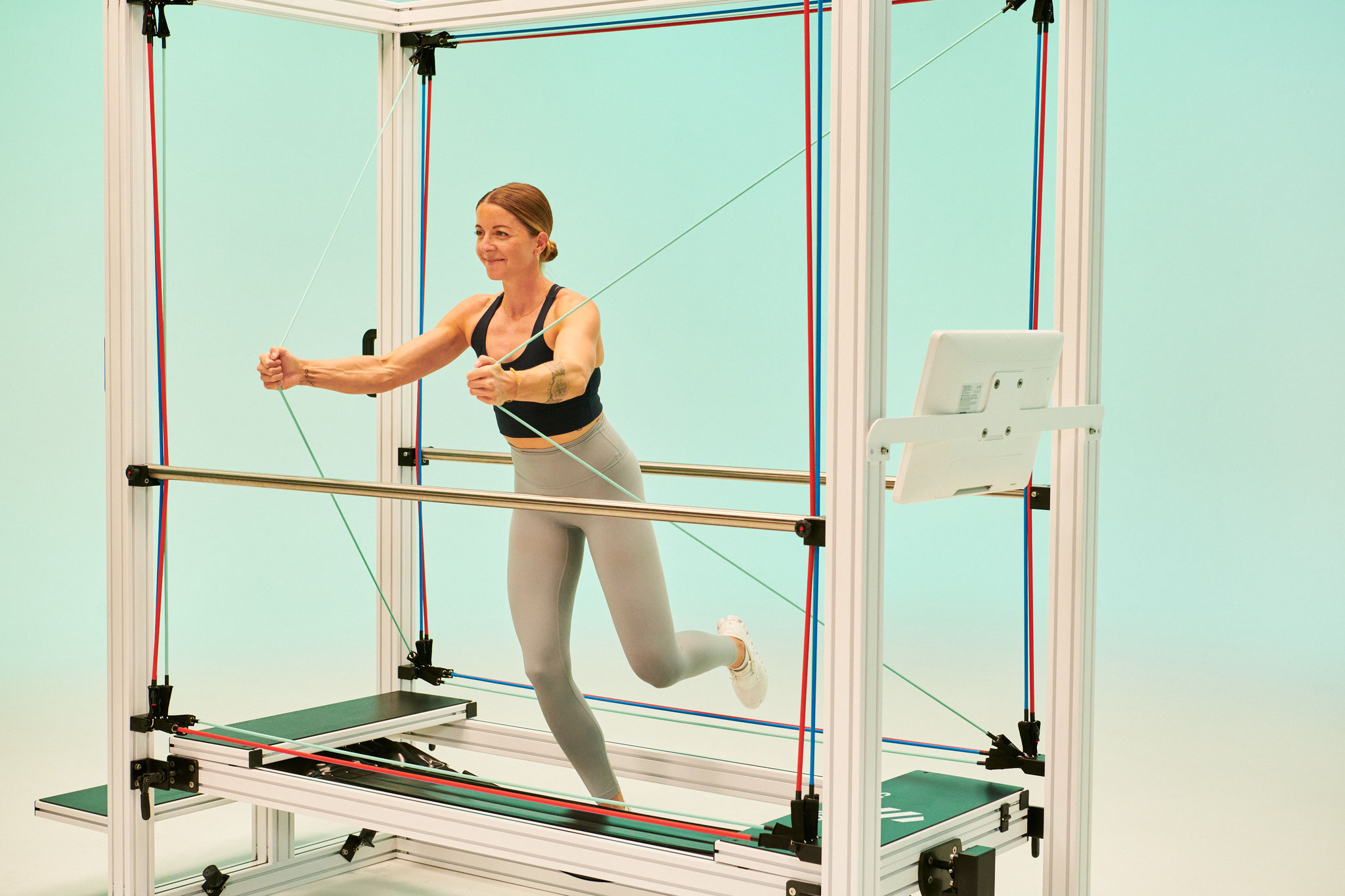 Das Sensopro Training von BodyQi, Anja Zürcher bietet personalisierte Übungen für alle Leistungsstufen, um Kraft und Beweglichkeit zu verbessern.