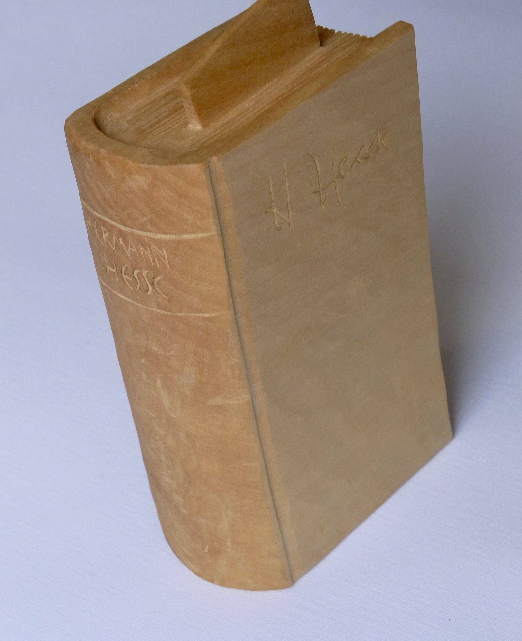 Buch mit Lesezeichen, 14,5 x 9x 5cm, Lindenholz Natur geölt, 2016