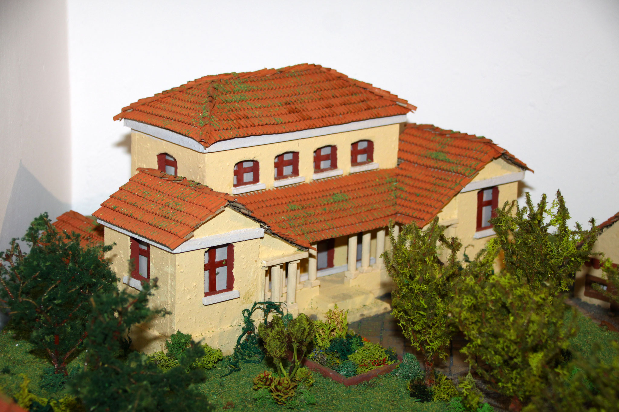 Rund um Bergheim gab es rund 50 römische Landgüter. Hier präsentieren wir das Model einer villa rustica.