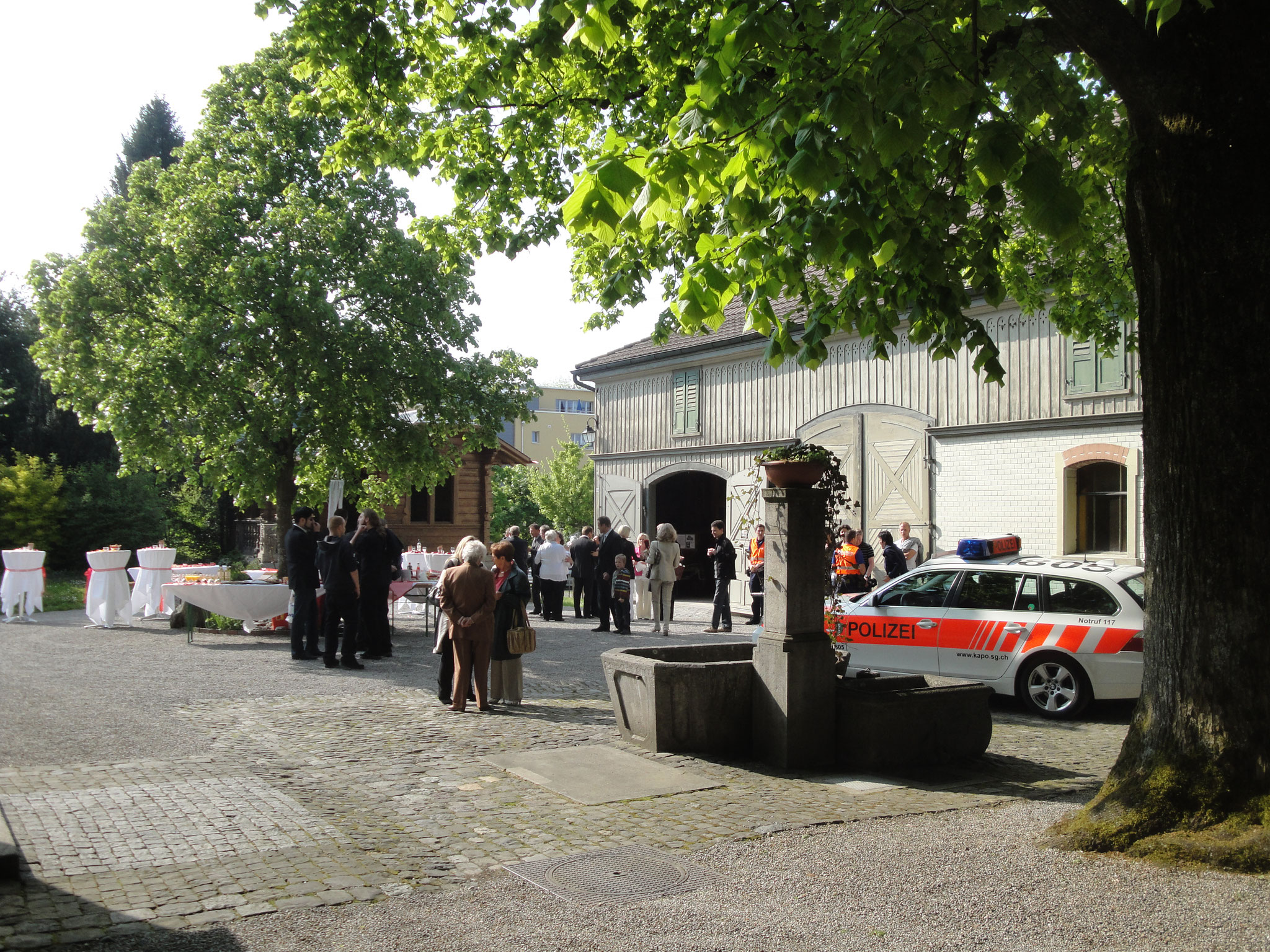 Idyllischer Park für den Apéro mit den Gästen nach der Trauungszeremonie in der Ottikerstube