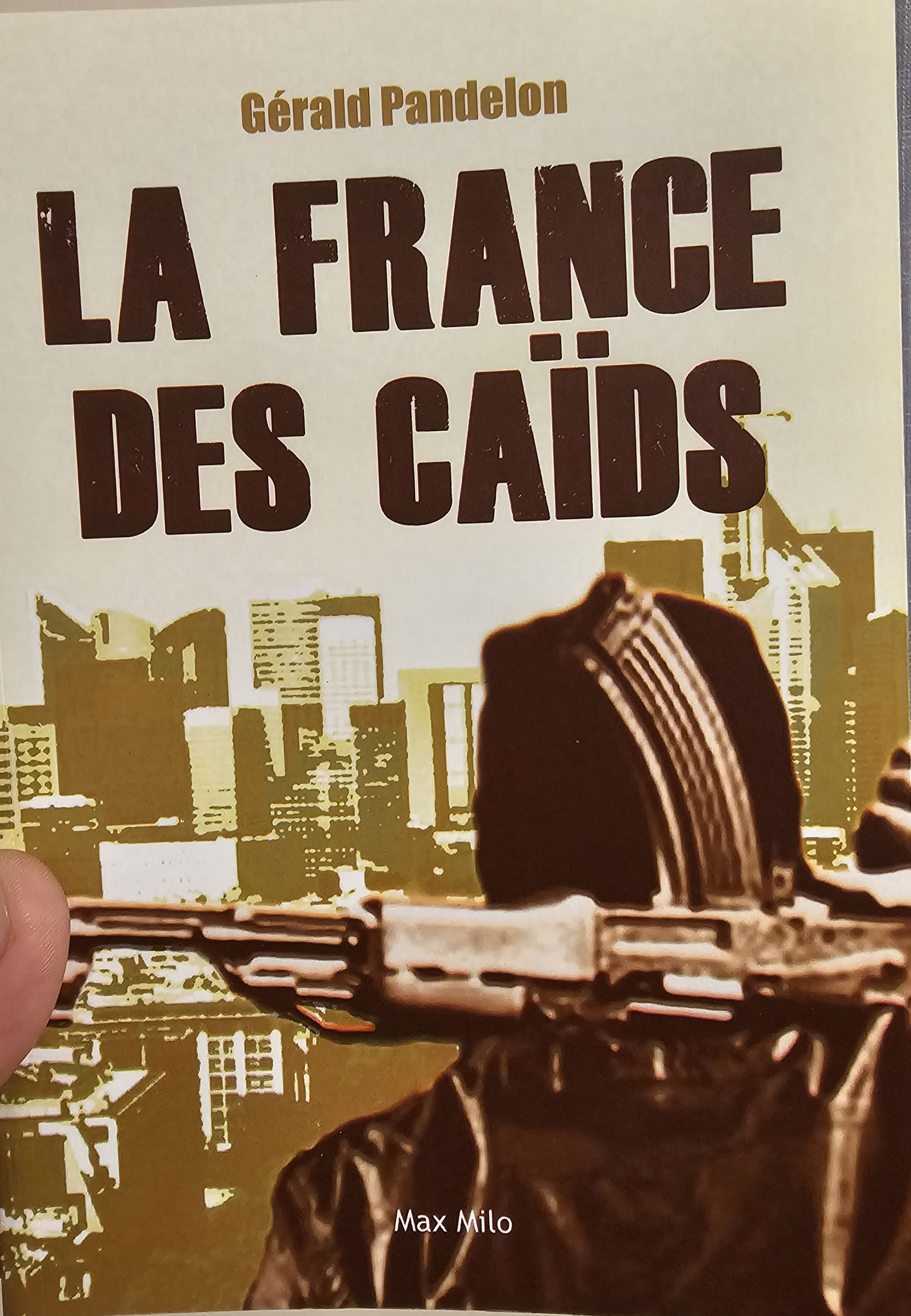 AFFAIRES CRIMINELLES LES BARONS & LES BARONNES DE LA JUSTICE www.jesuispatrick.fr www.jesuisenvie.fr www.jenesuispasunchier.fr #StopVendetta