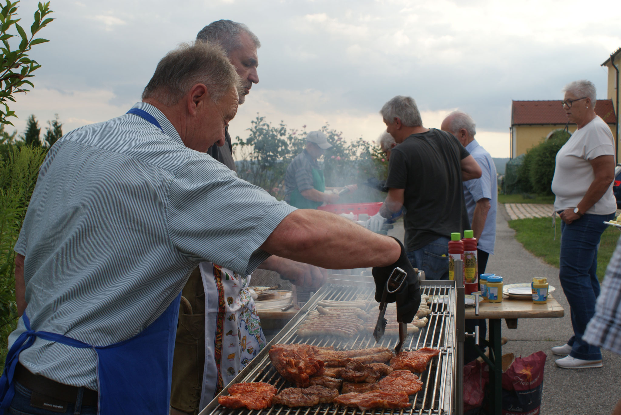 Großartige Bewirtung mit Sommerfest im Klostergarten