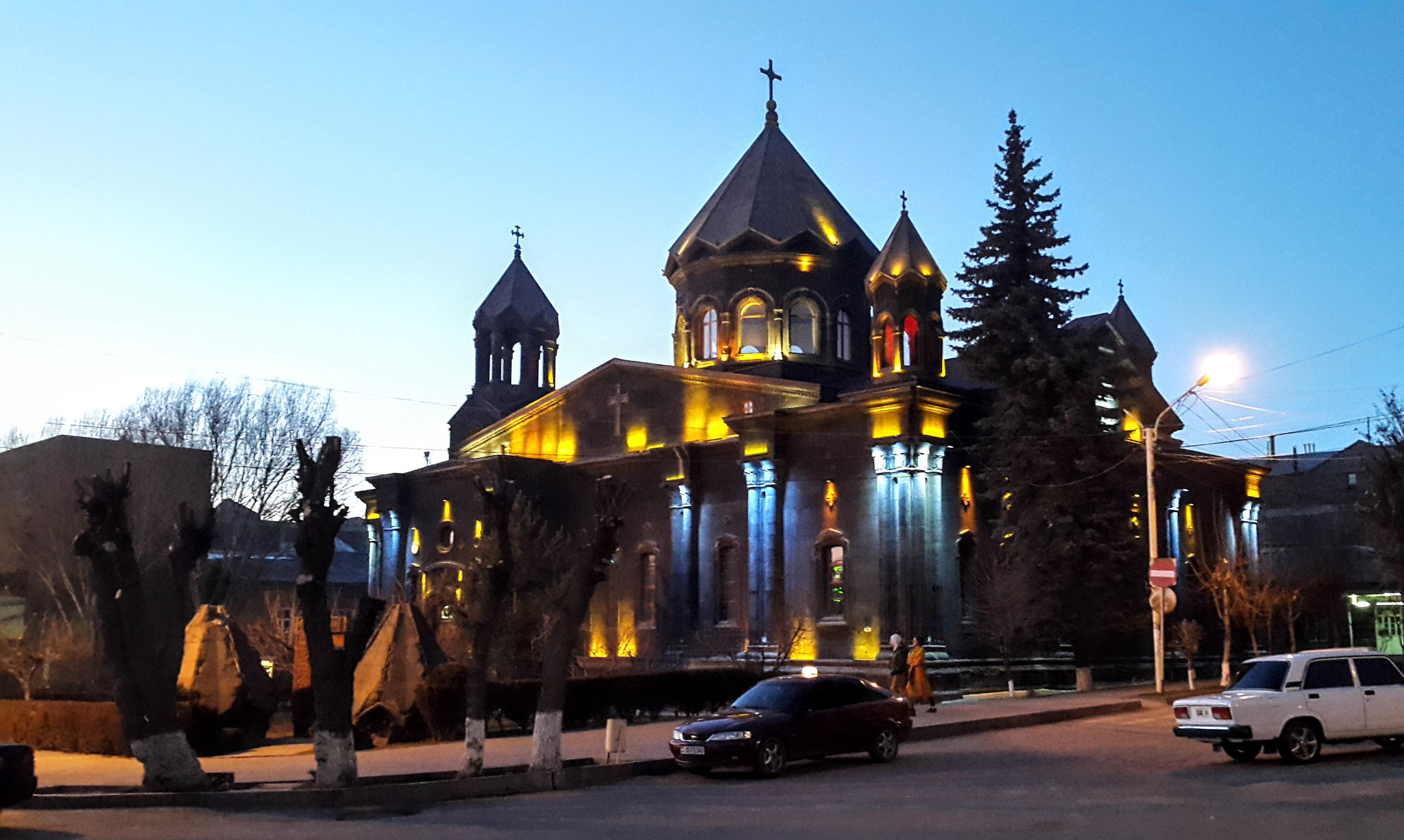 Hl. Yot Verk Kirche am Abend