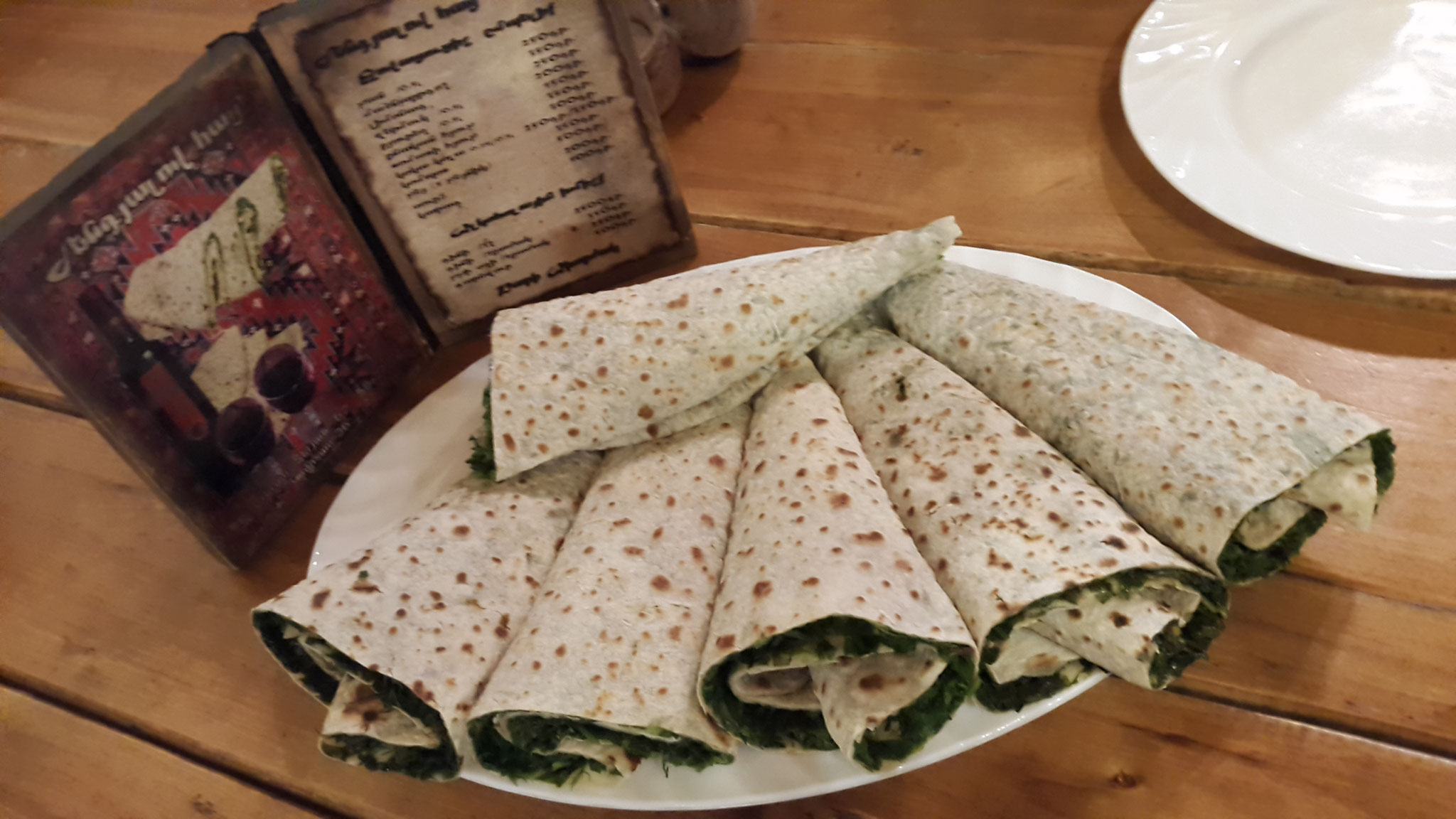 Zhingyalov Hats (Fladenbrot mit Kräuterfüllung) 