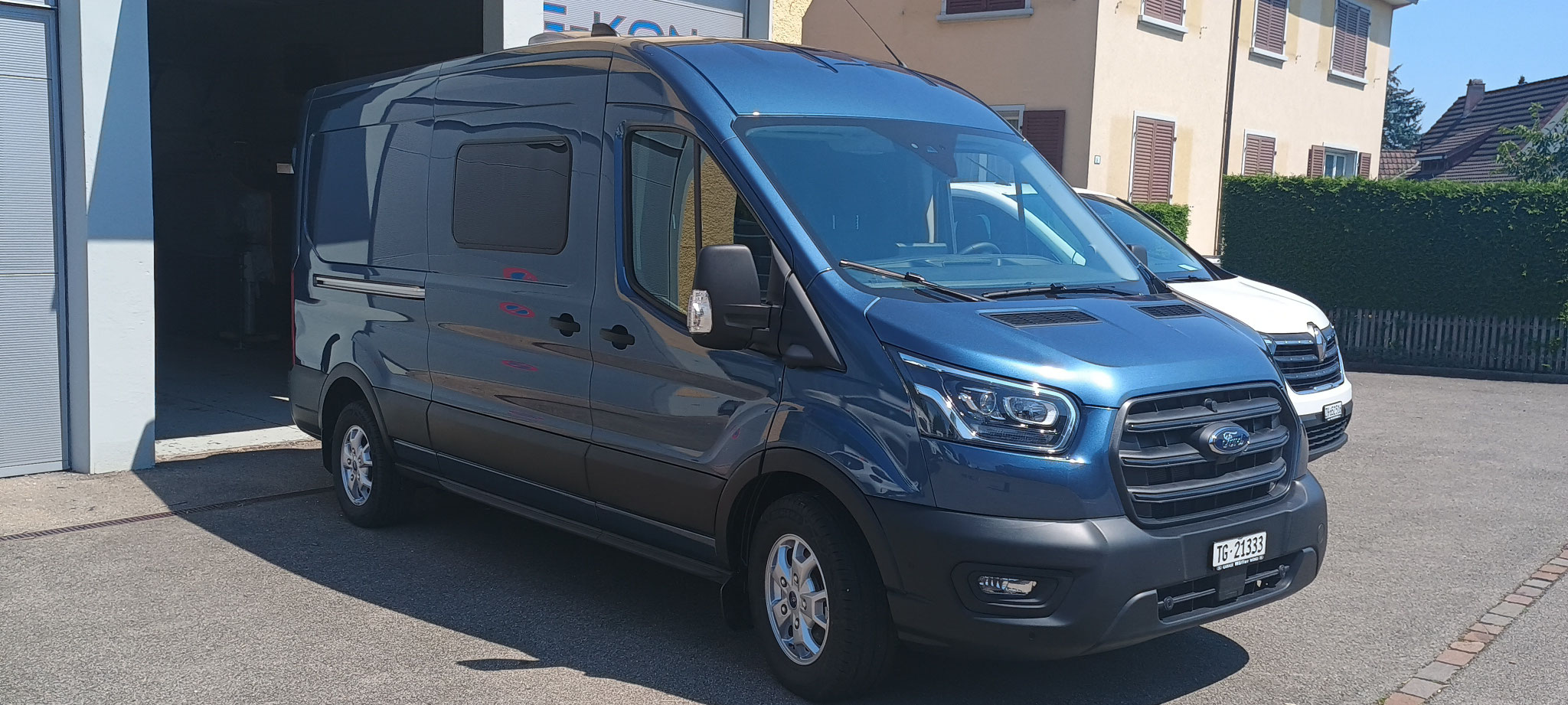 Sonderausbau kombiniert Transporter/Campingfahrzeug
