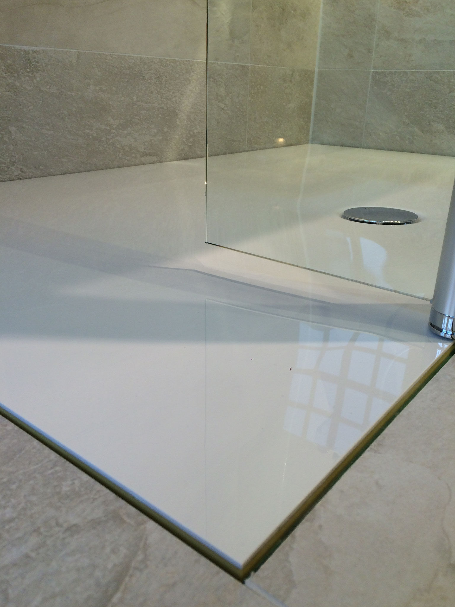 Superflache bodenebene Duschwanne