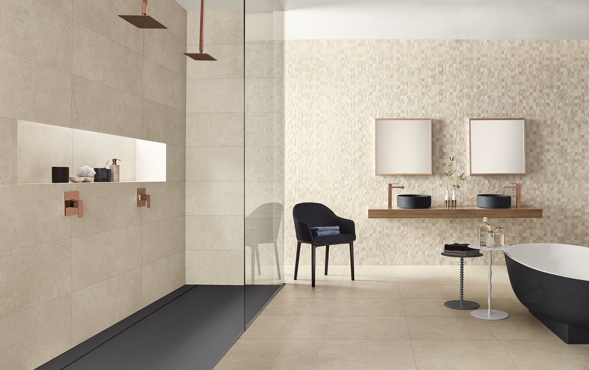 Fliesen im Bad beige