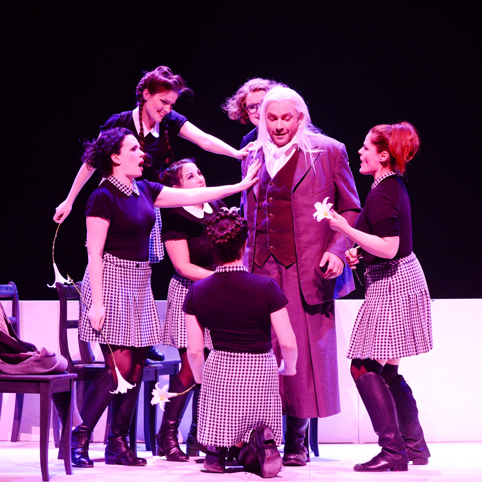 "Blumenmädchen" in "Parsifal" am Badischen Staatstheater Karlsruhe 2015, Foto Falk von Traubenberg