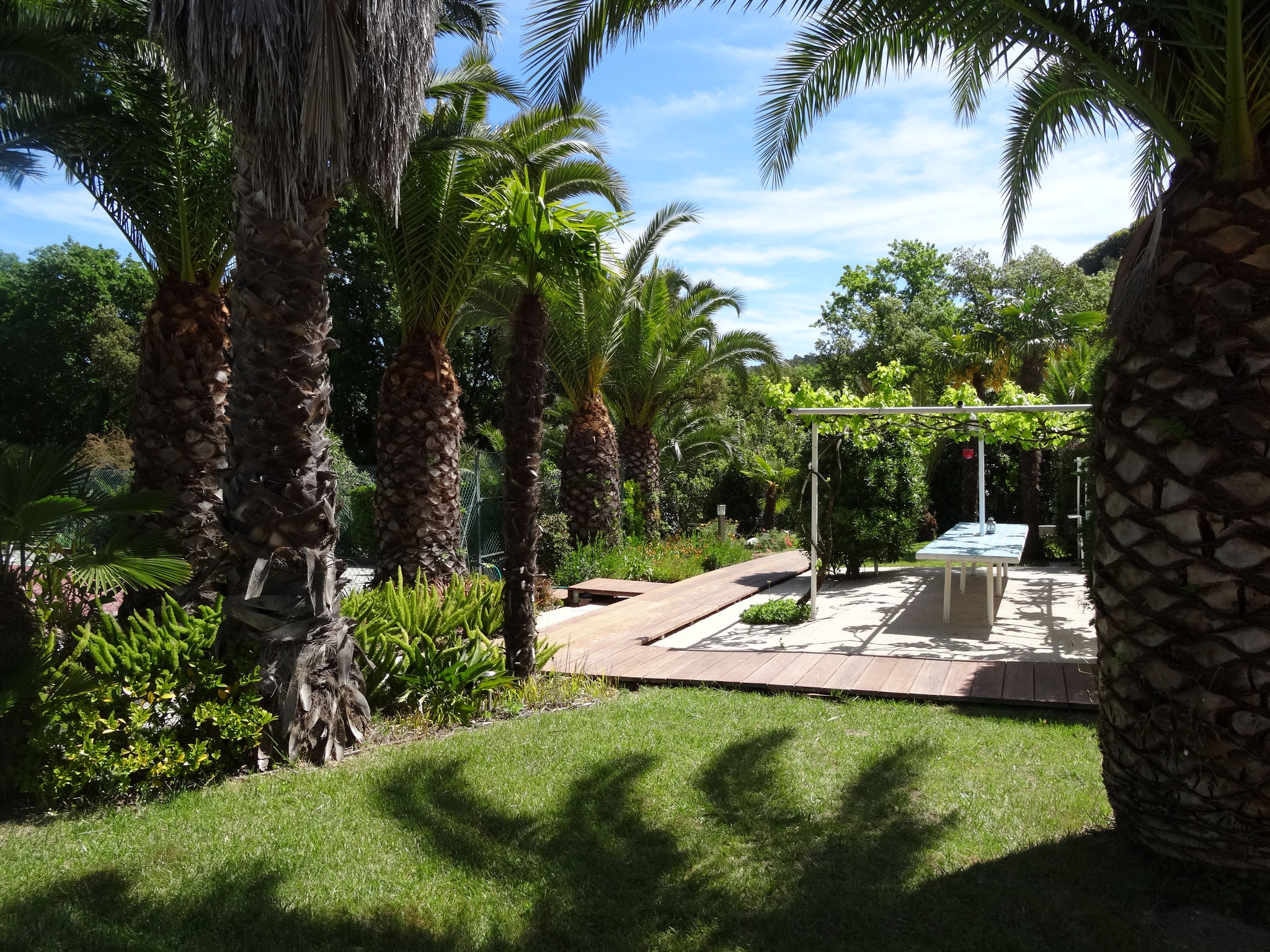 Terrasse vue du jardin