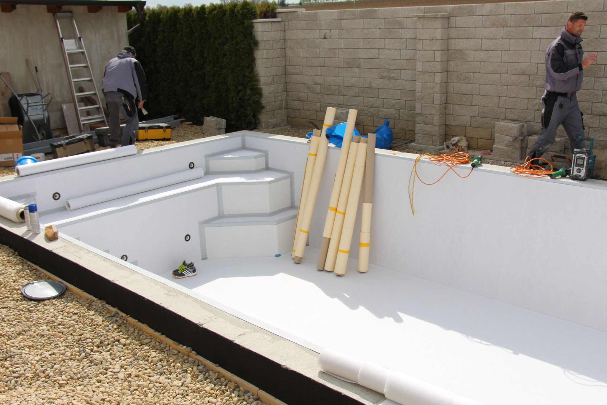 Poolbau Ablauf - Pool & more GmbH - Folien Poolbau Niederösterreich Wien