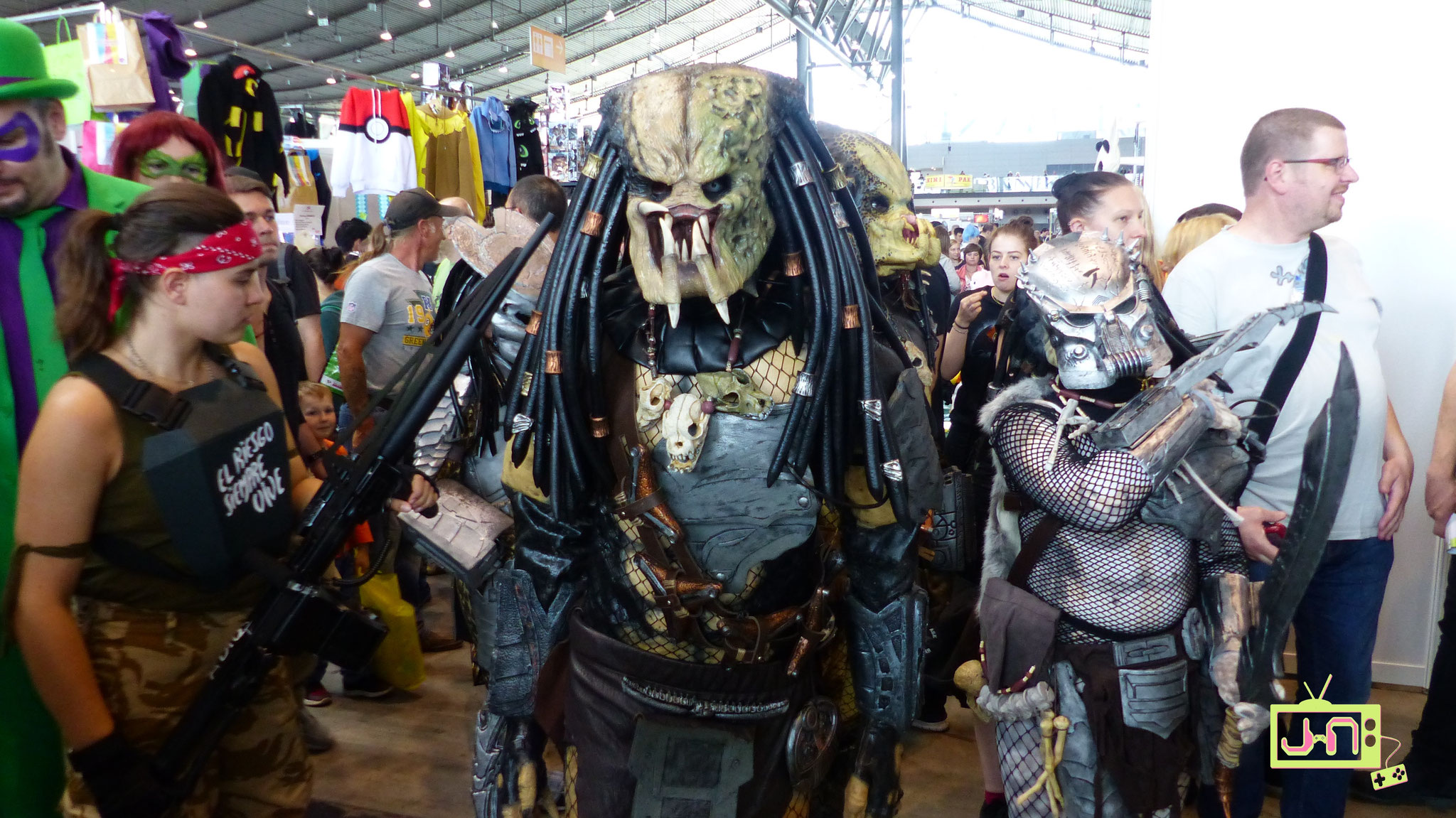 AvP-Cosplayer, ebenfalls ein beeindruckender Walking Act