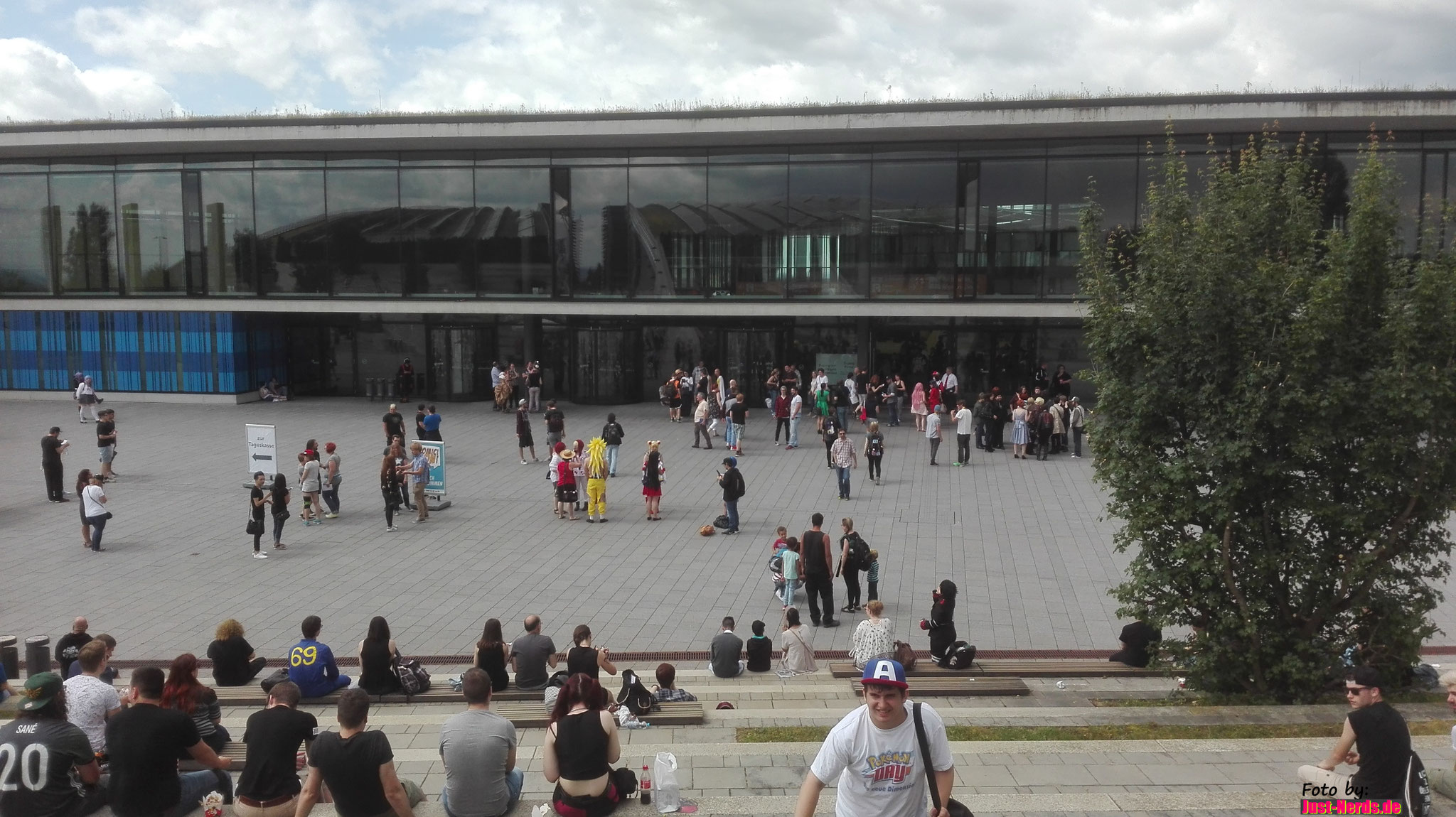Selbst am Sonntag Mittag war die Messe gut besucht