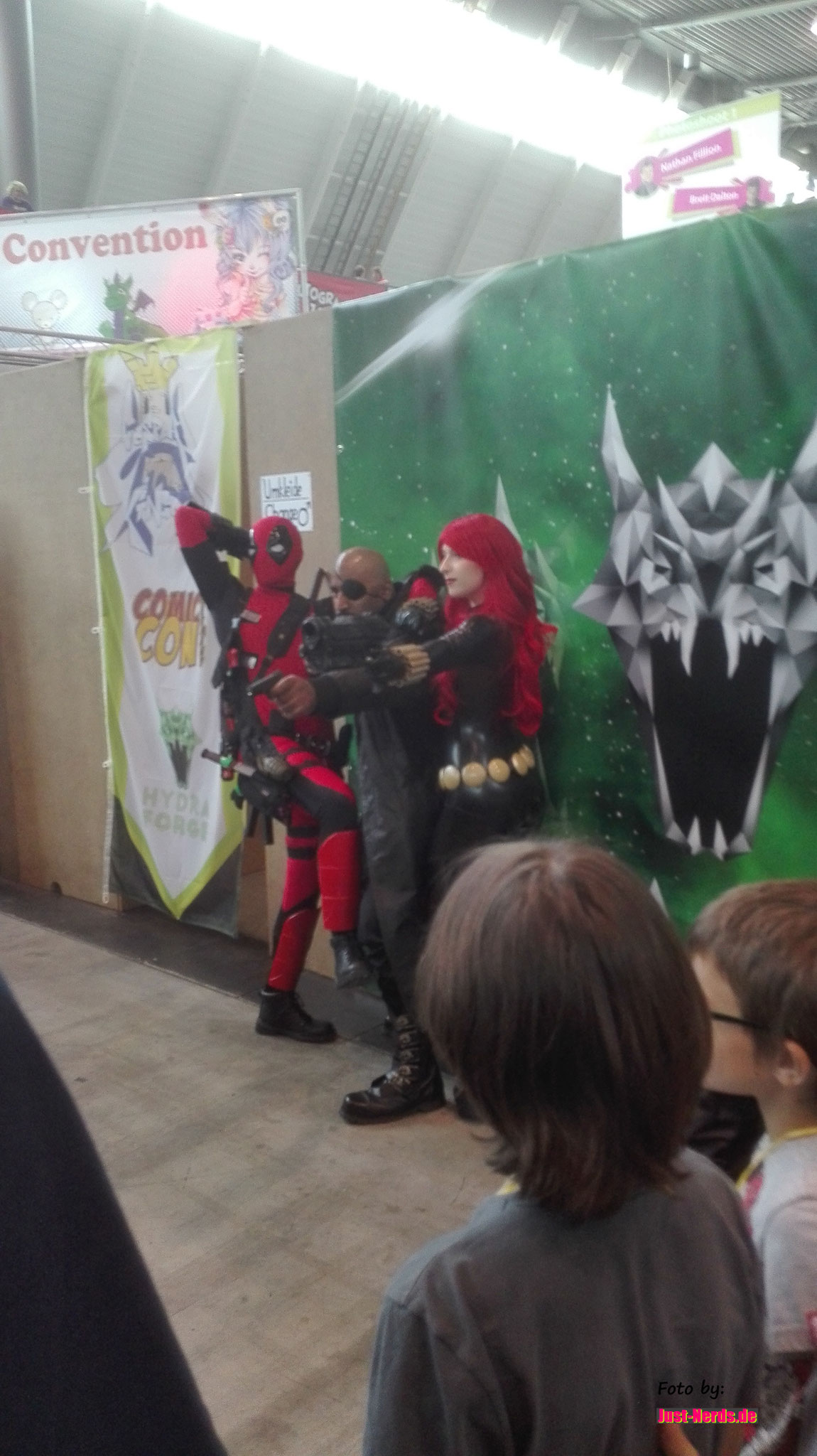 ..der auch direkt mit Deadpool und Black Widow posierte.