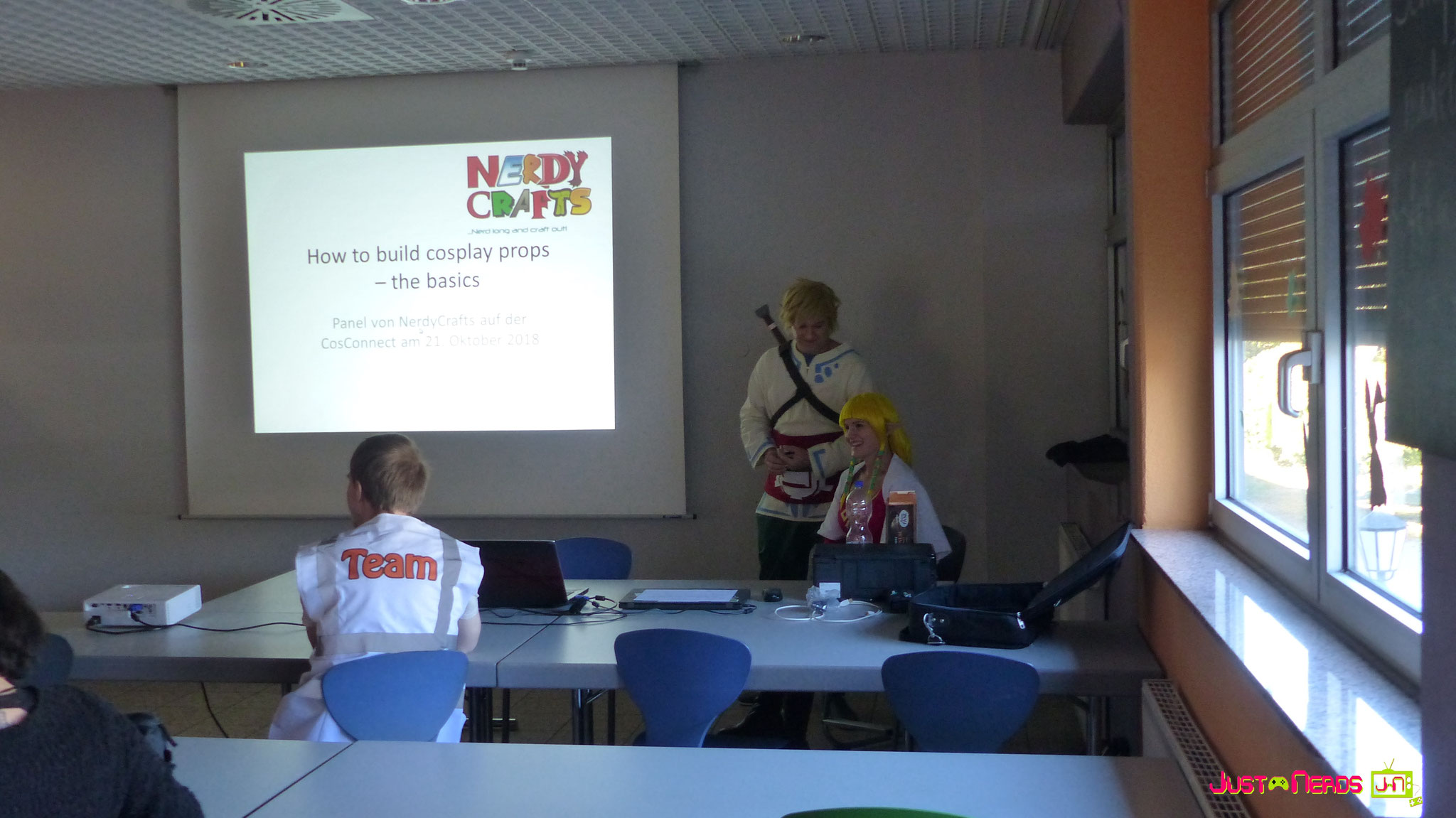 Nerdy Crafts Vortrag zum Thema Waffenbau