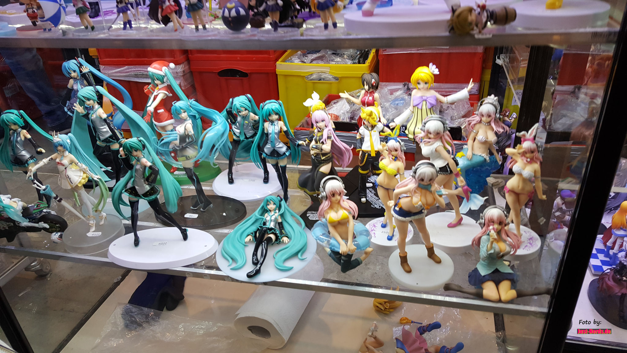 ...die teils auch in real life auf der Messe unterwegs waren