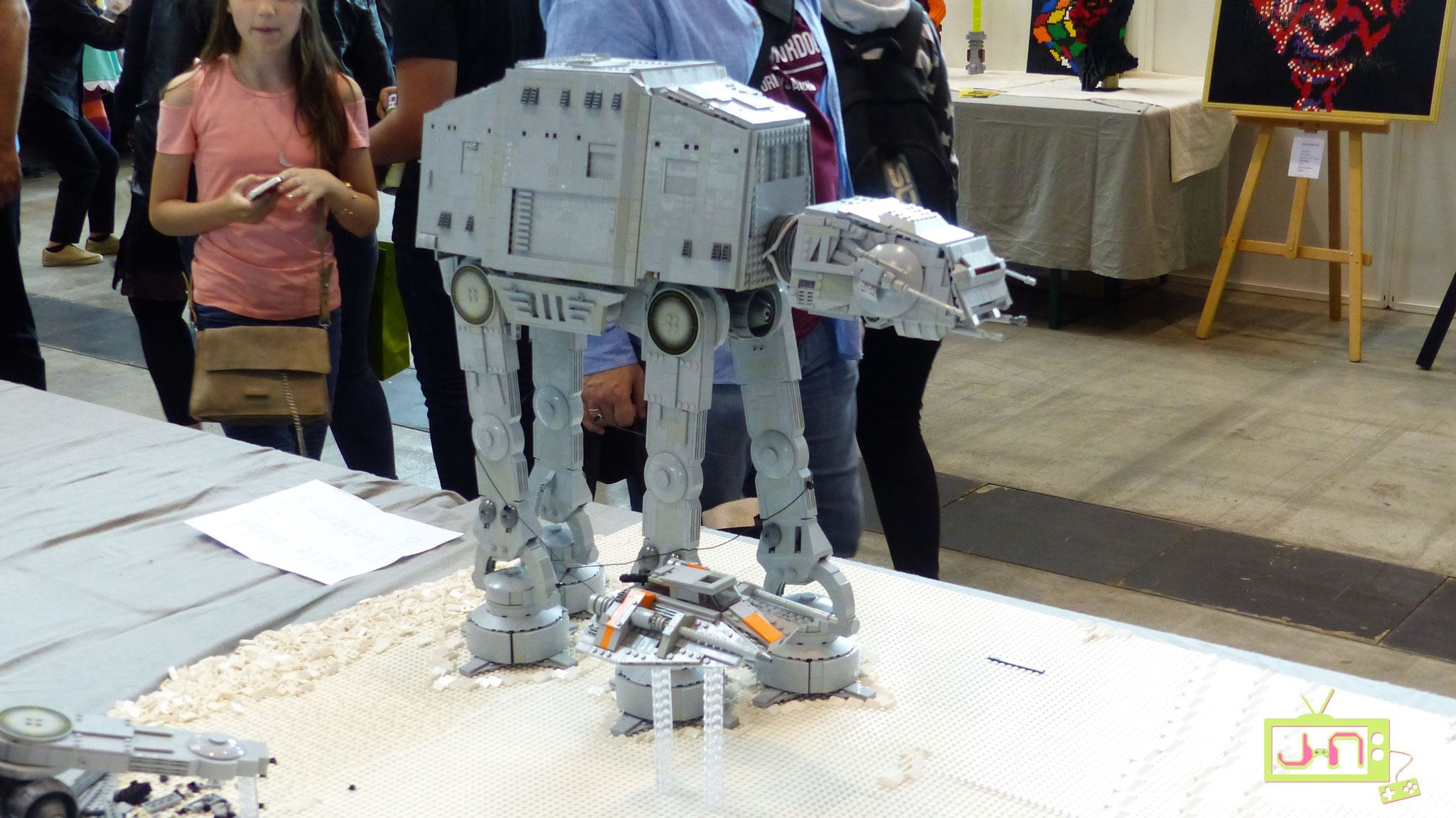 AT-AT aus Lego