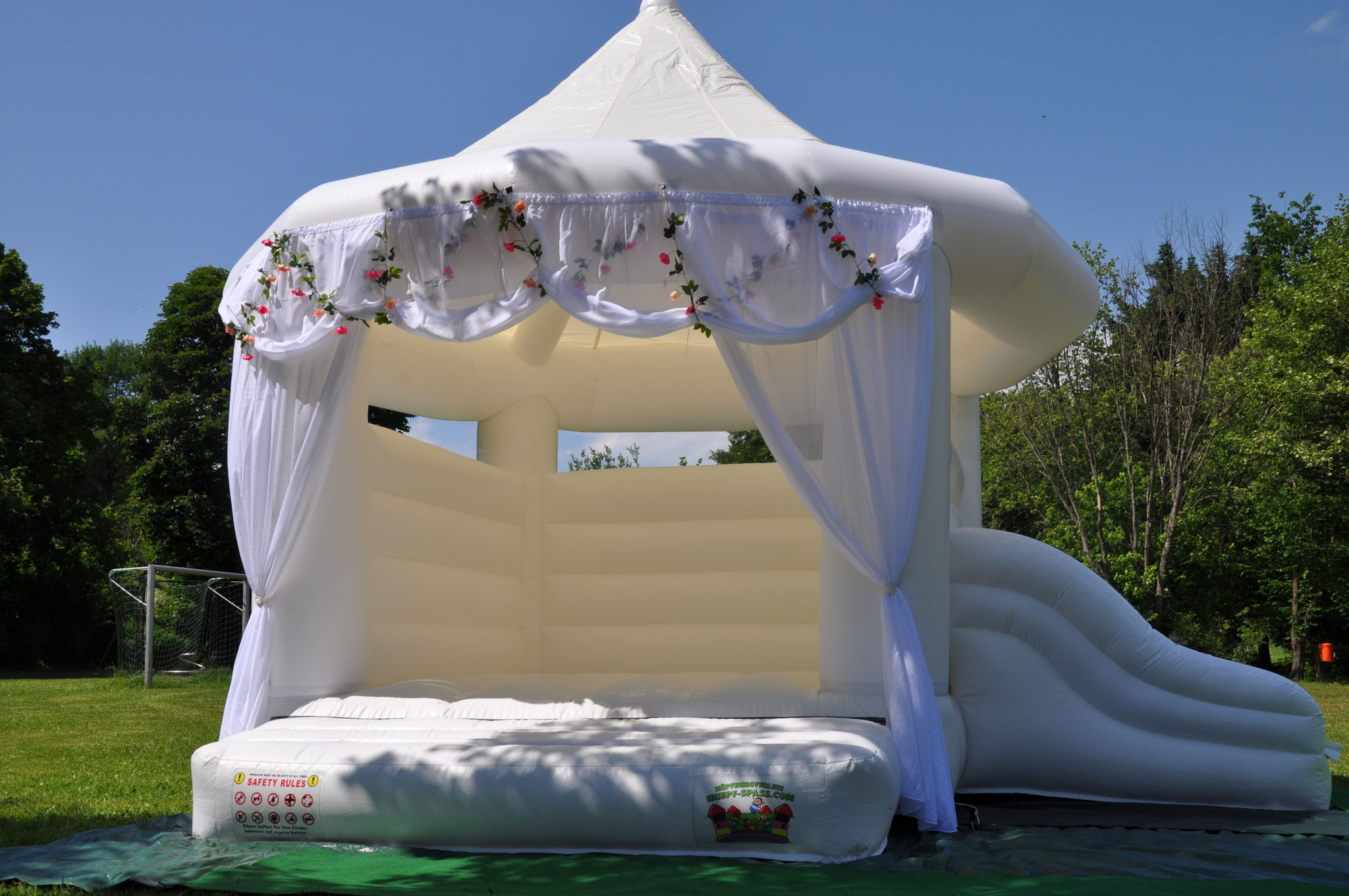 Hupfburg Fur Hochzeit Mieten Hupfburg Verleih Eventmodule Mieten