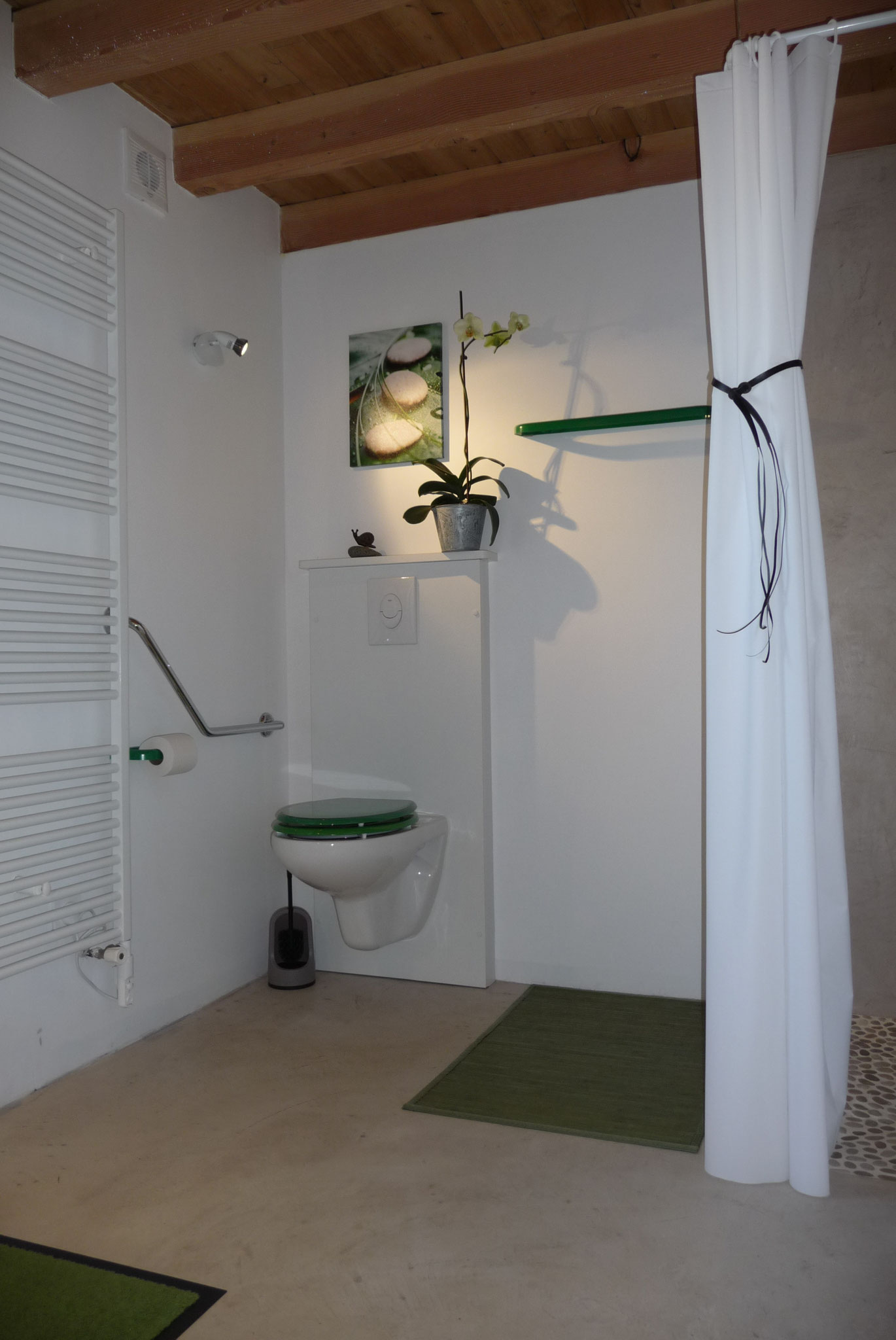 Gîte La Ponne, salle de bain accessible aux personnes à mobilité réduite