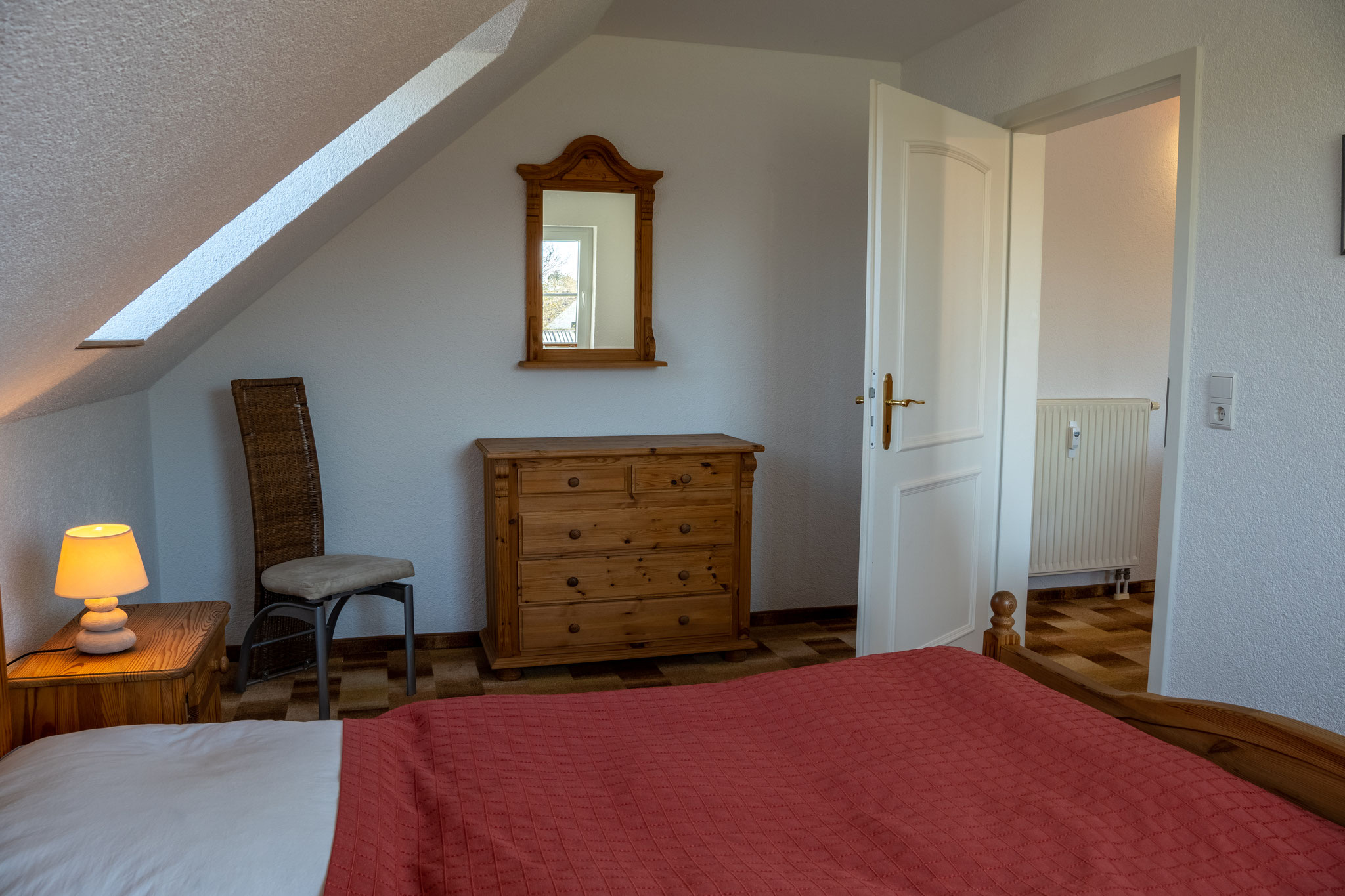Schlafzimmer 1