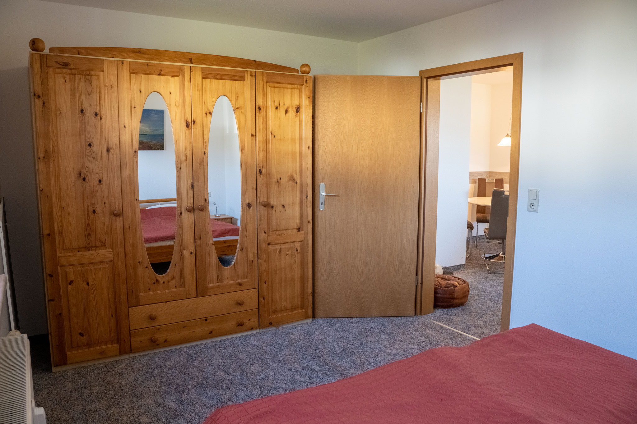Schlafzimmer 1