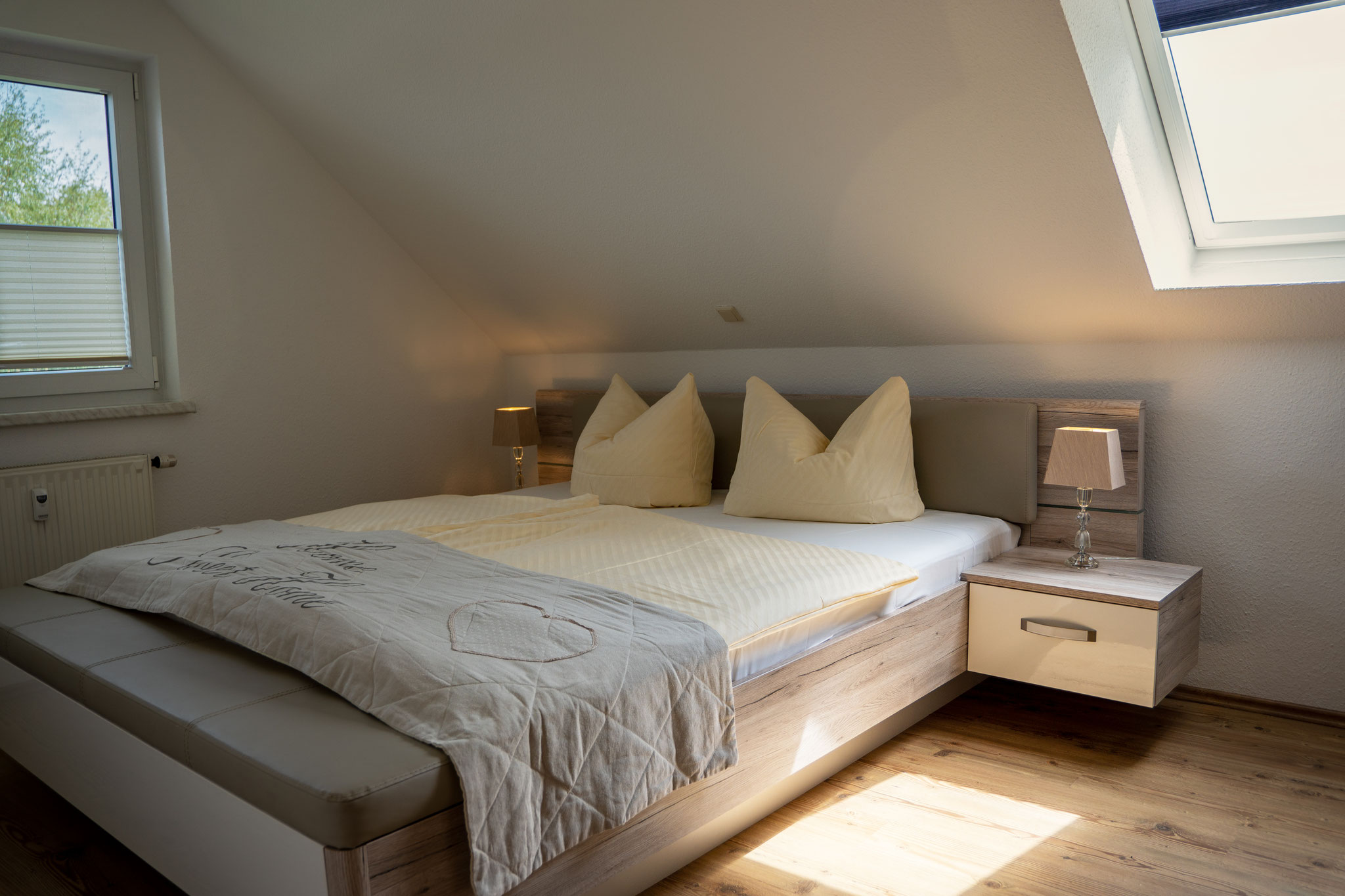 Schlafzimmer 1