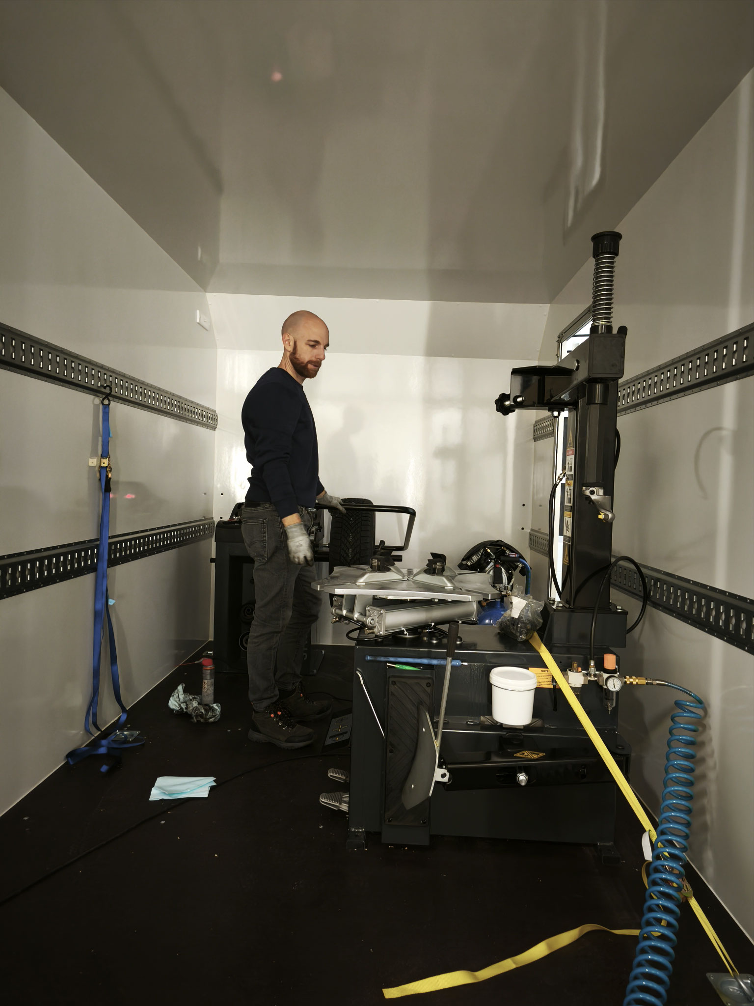 Einrichtung unserer mobilen Werkstatt