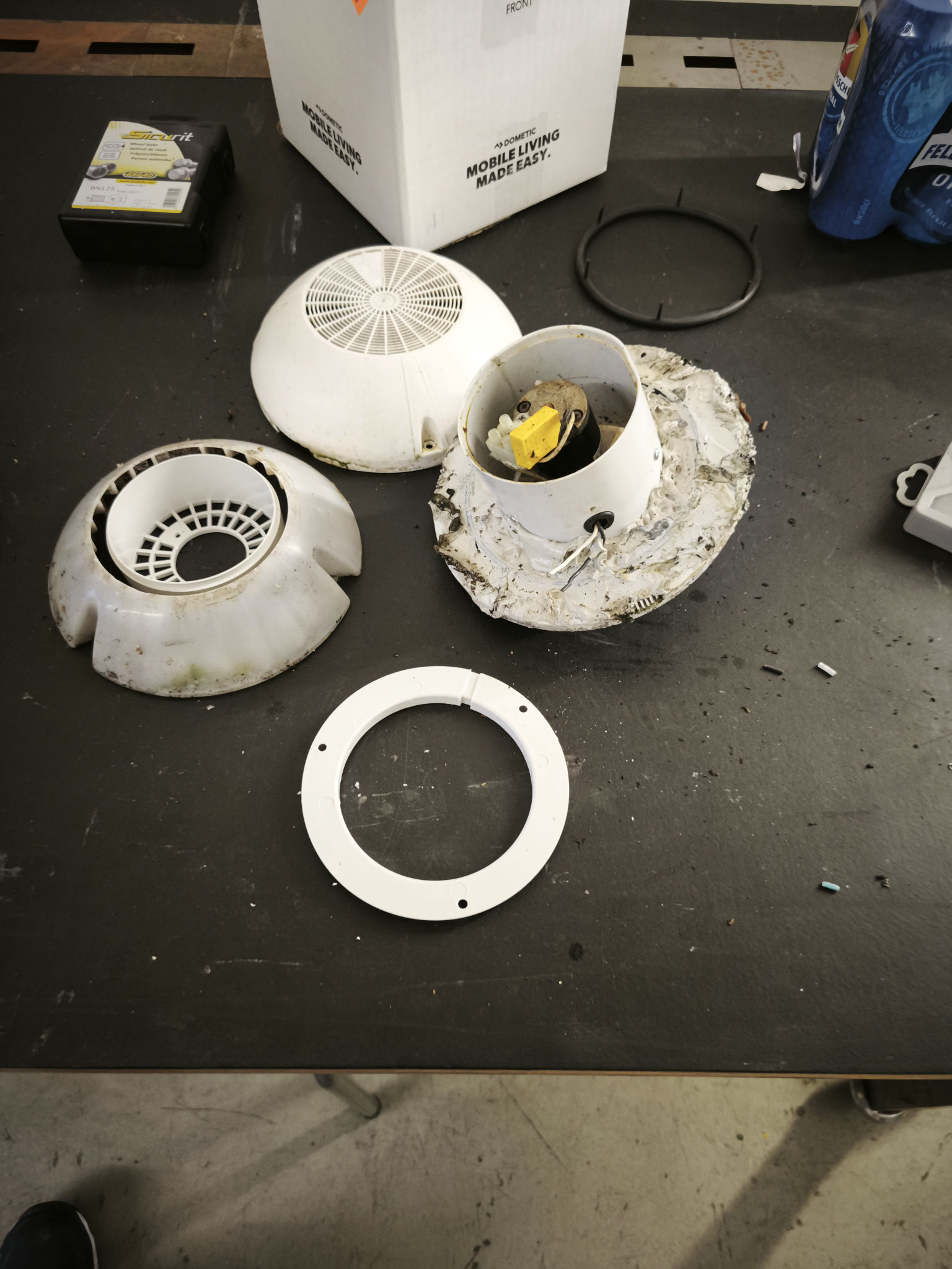 Vorher: Ursachenermittlung Kurzschluss und Batterieentladung beim KABE / Defekter Abluftventilator