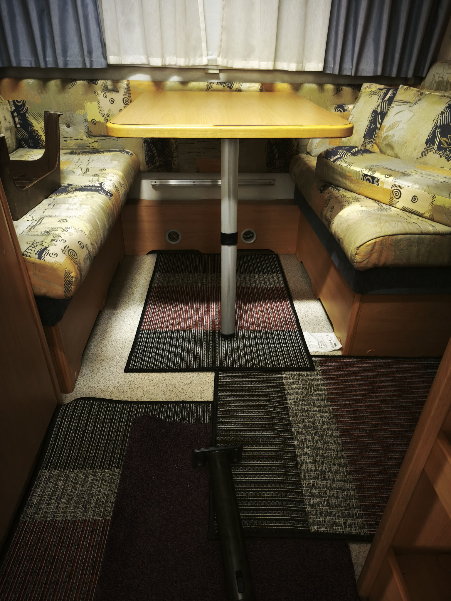 Nachher: Austausch defektes Tischbein