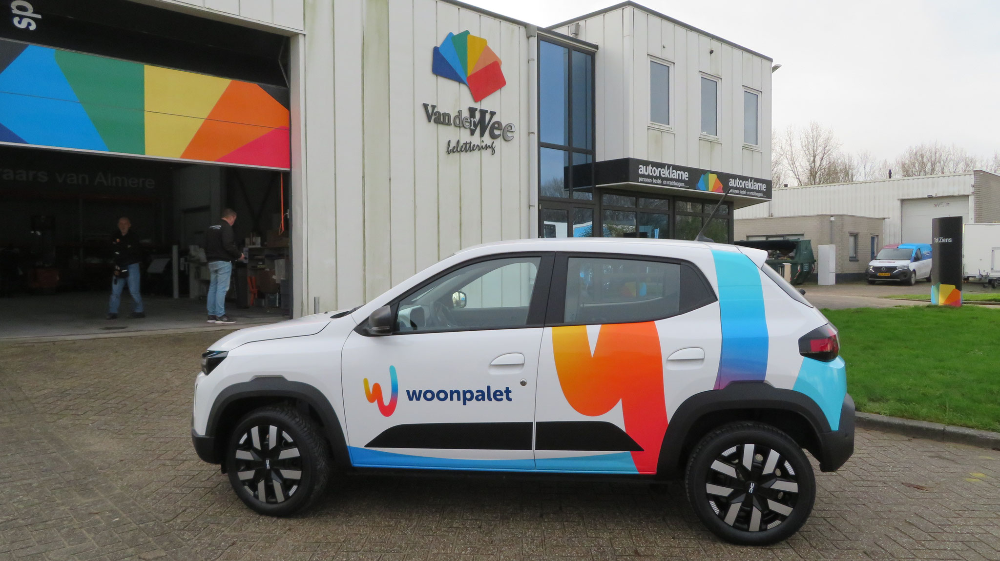 autoreclame-woonpalet-autobelettering-belettering-reclame