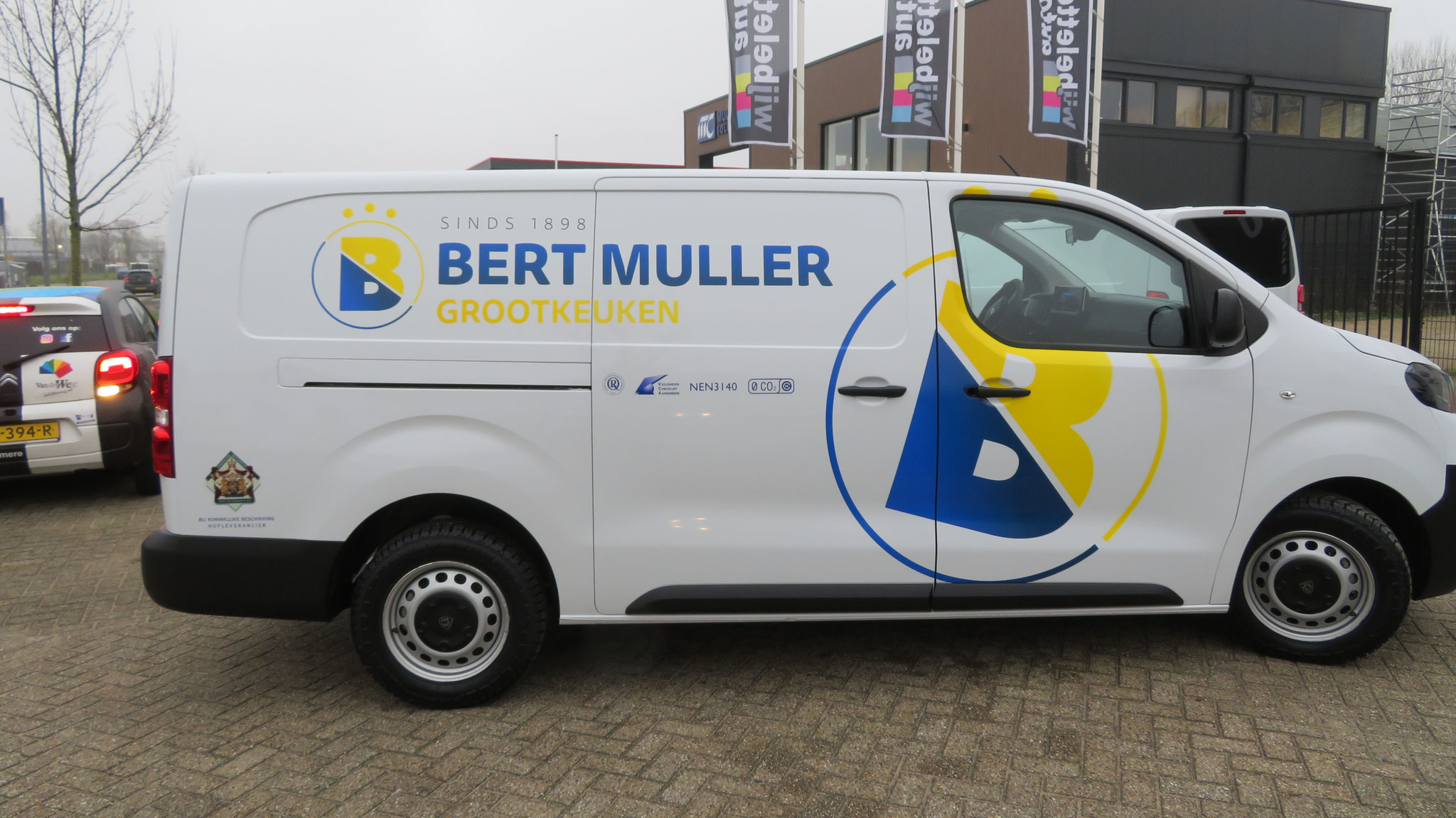 autobelettering-autoreclame-belettering-reclame-vrachtwagenbelettering