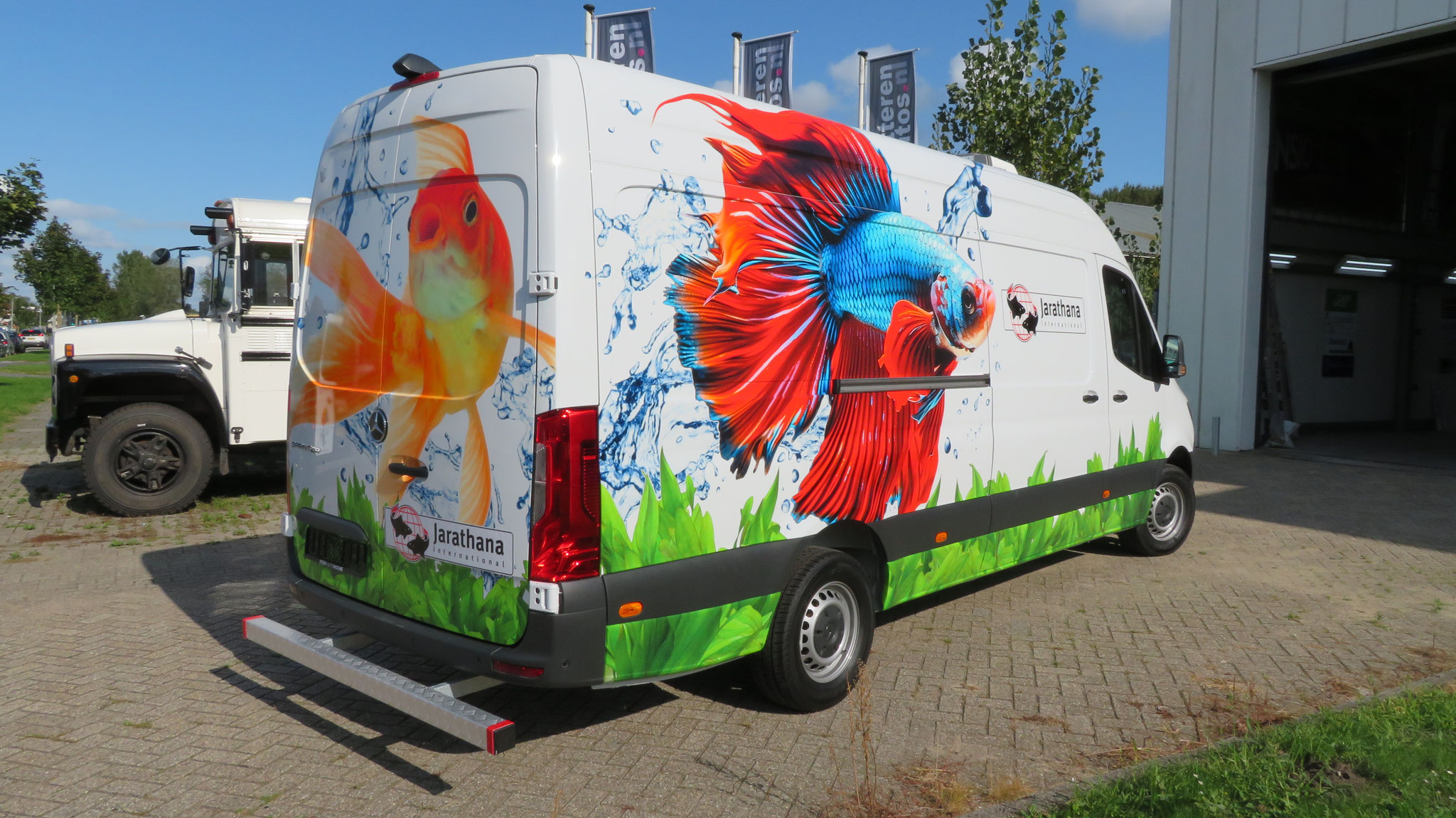 autobelettering-autoreclame-belettering-reclame-vrachtwagenbelettering