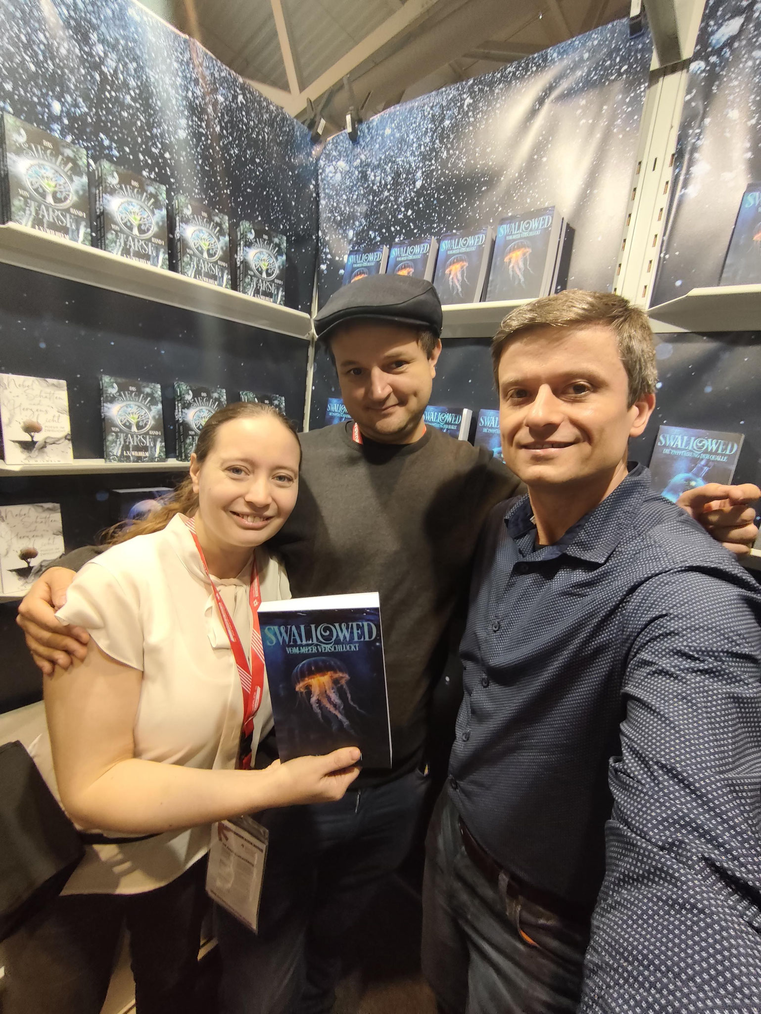 Rebecca und Sebastian Wilhelm vom MyOwnVerlag mit Dr. Peter Schäfer