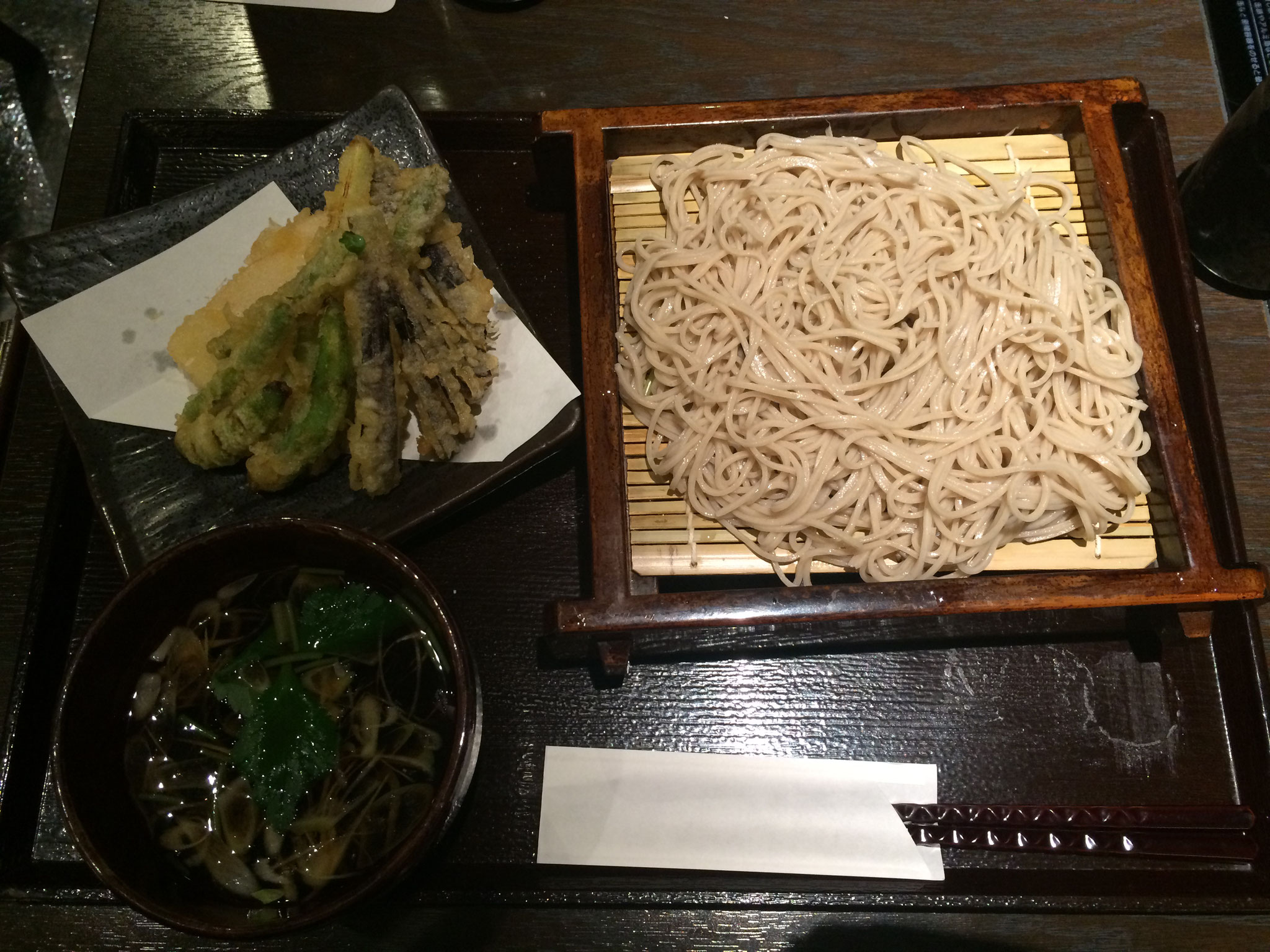 Sobanudeln mit Tempuragemüse - bestes Abendessen Japans in Kyoto ;)