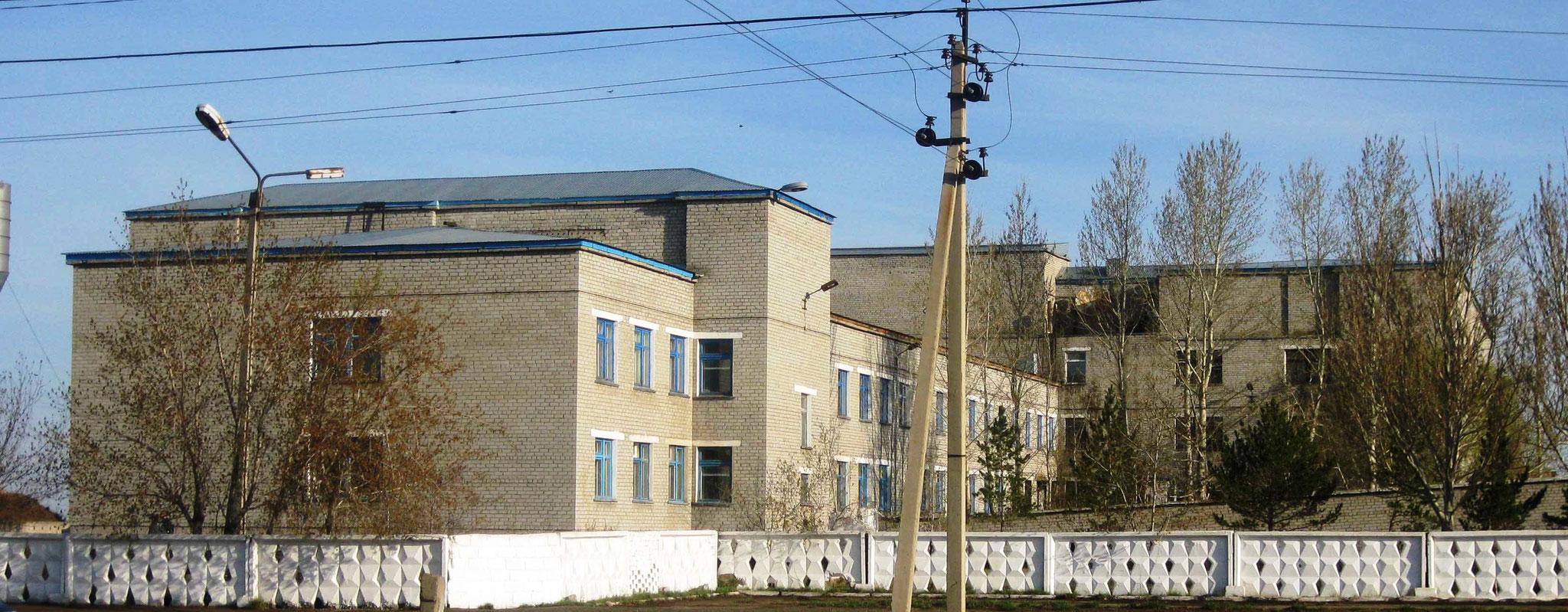 Здание районной  больницы май 2012 год