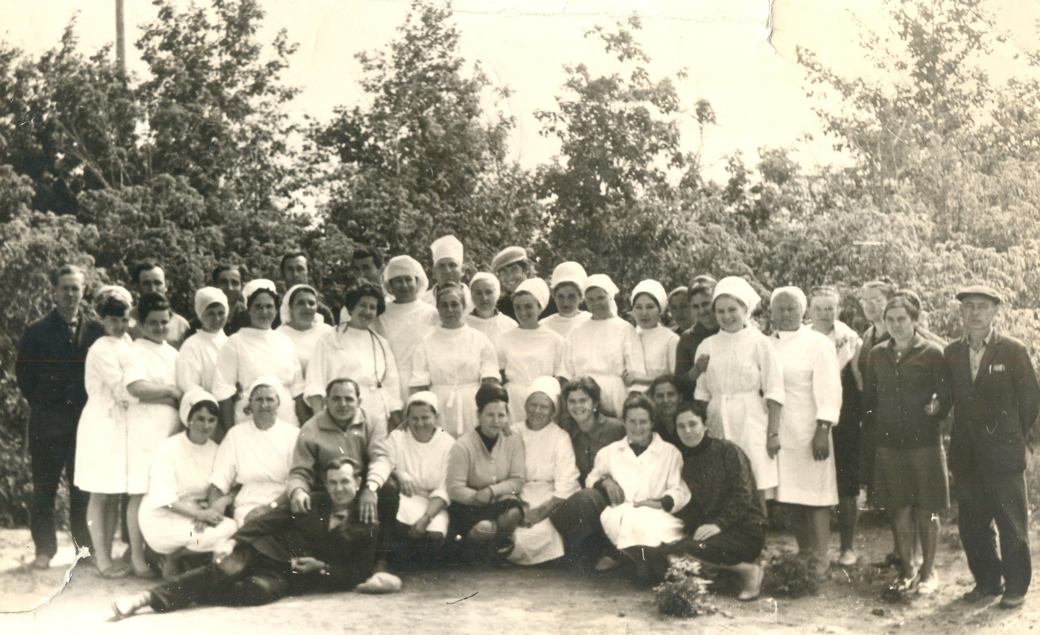 Коллектив районной больницы 1970 год. Личный архив Кордюковой Людмилы Алексеевны