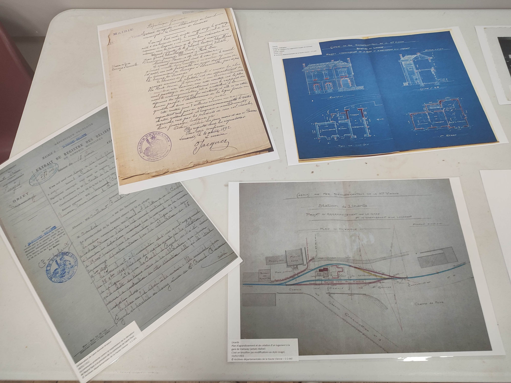 Linards - Documents d'archives sur le tramway spécifiques à la commune (délibération, plan d'agrandissement de la gare...)