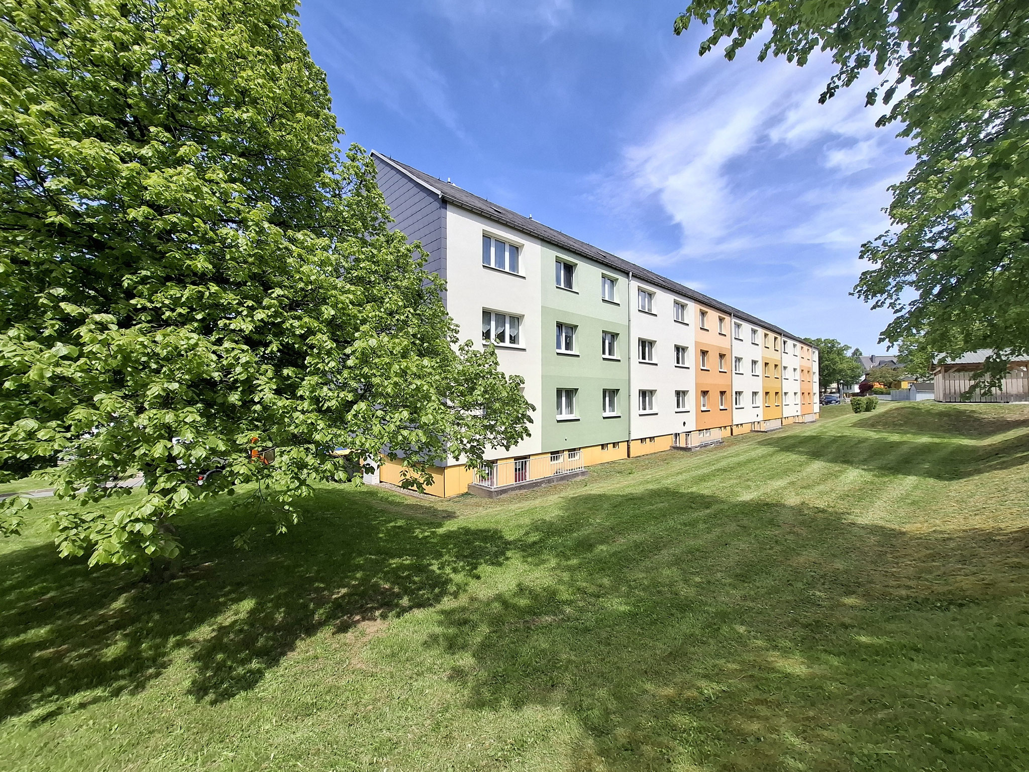 Hausansicht Wohngebäude im Wohngebiet Zöblitz