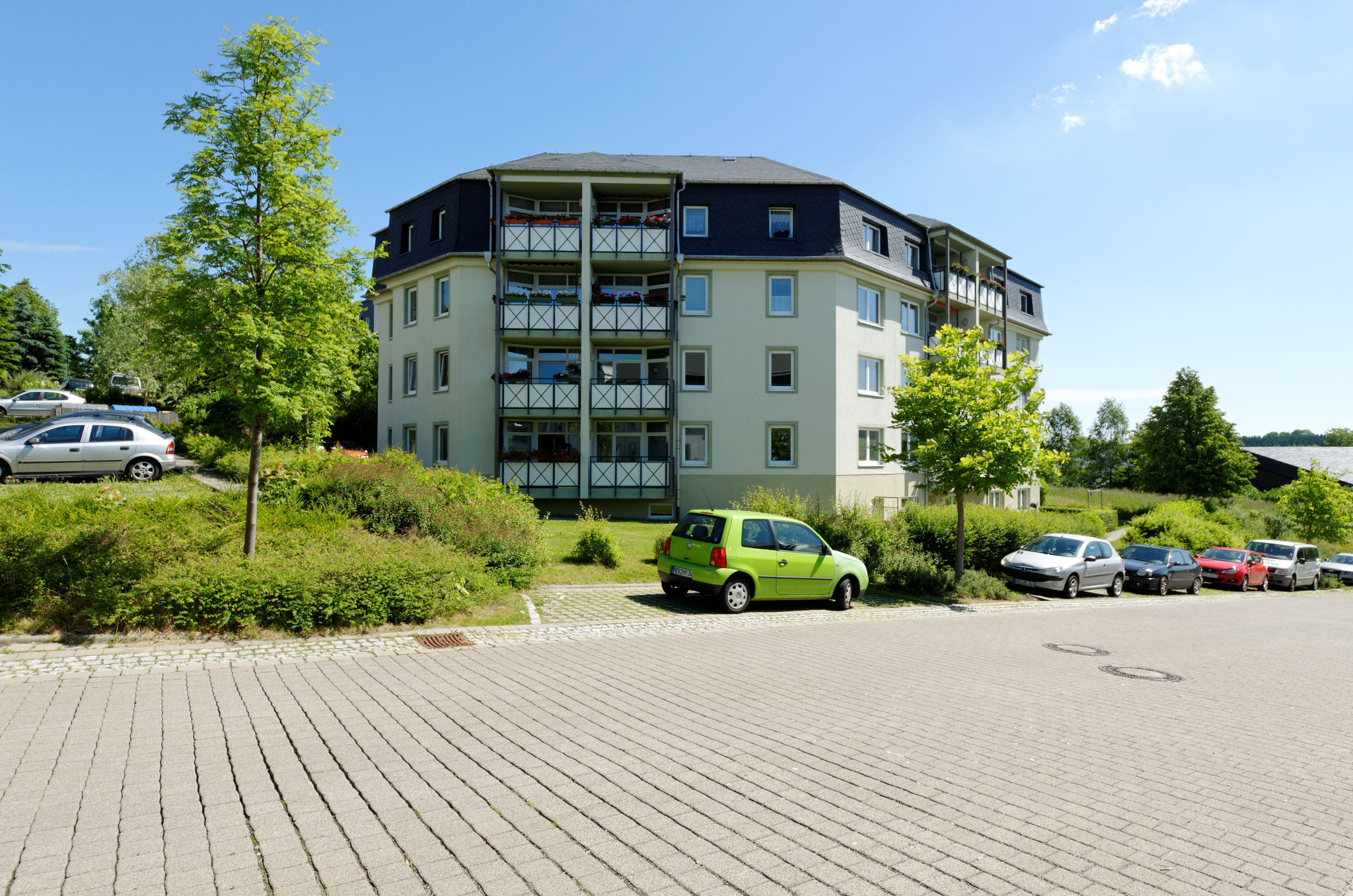 Hausansicht Wohngebäude im Wohngebiet Rudolf-Mauersberger-Straße