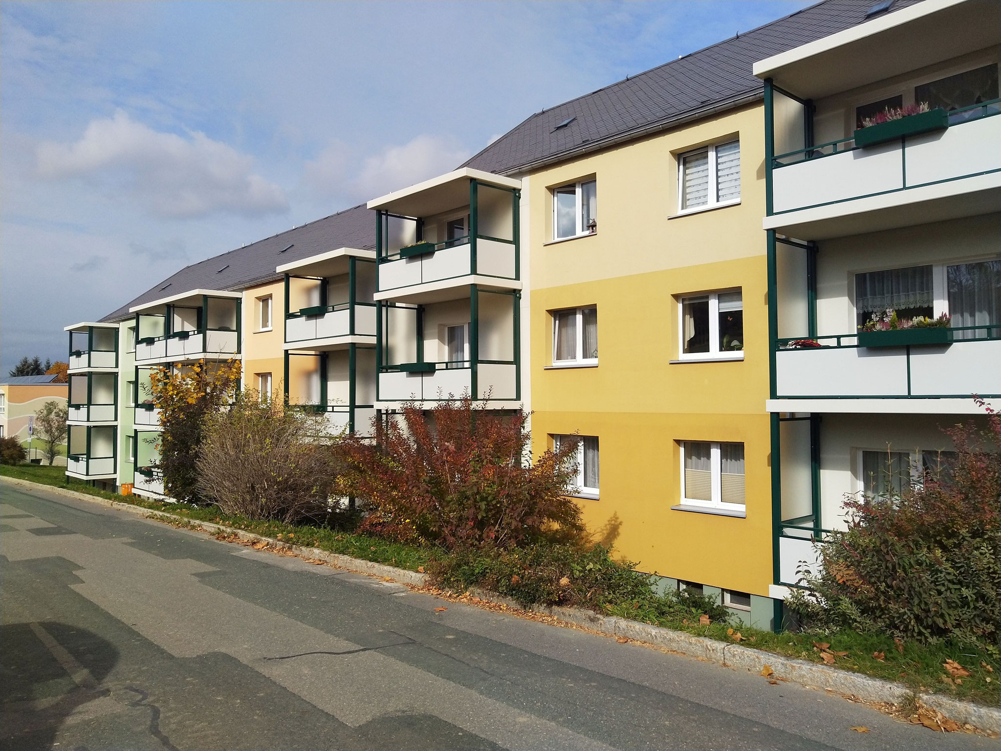 Hausansicht Wohngebäude im Wohngebiet Zöblitz