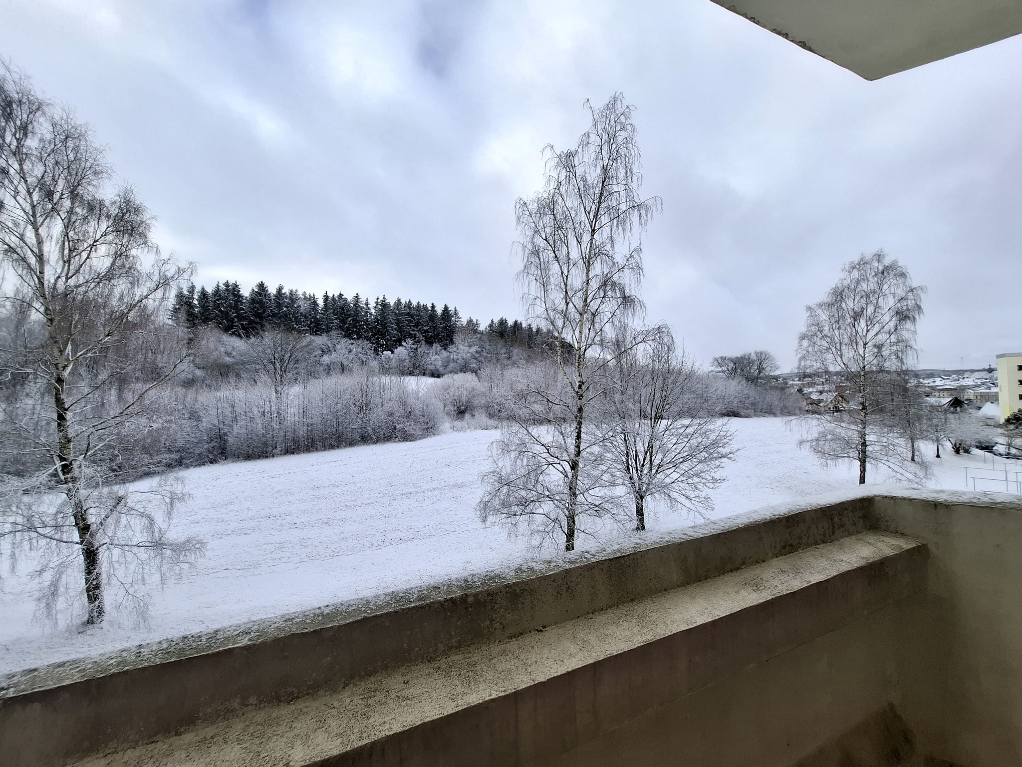 Hausansicht Wohngebäude im Wohngebiet Dörfel