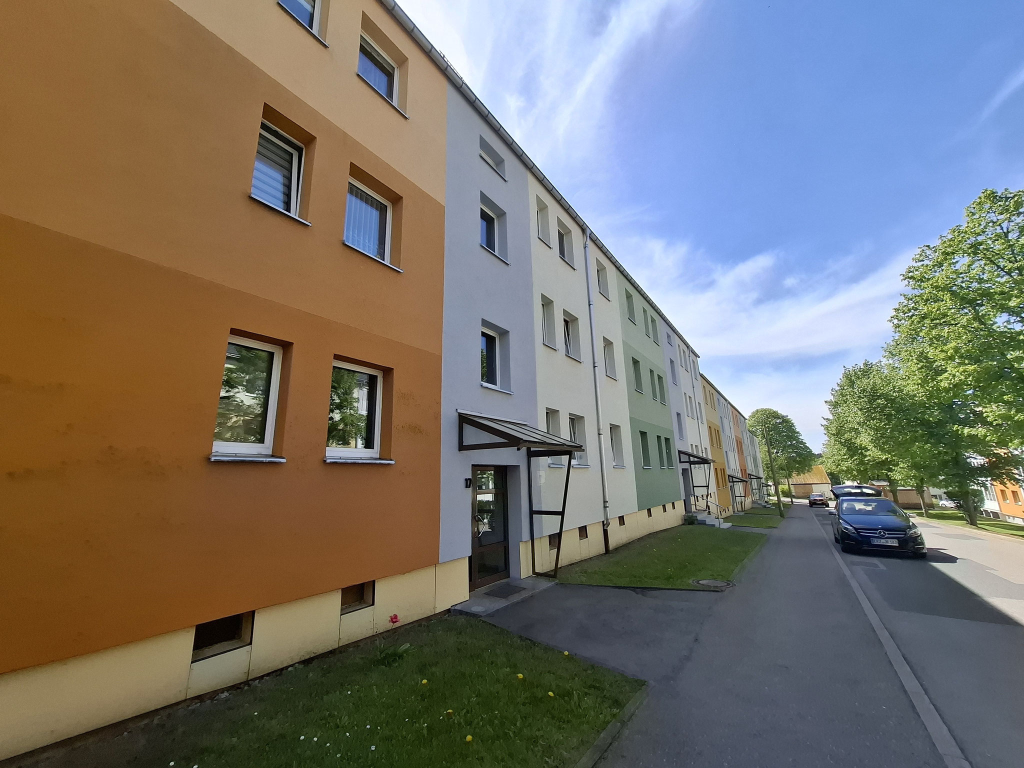 Hausansicht Wohngebäude im Wohngebiet Zöblitz