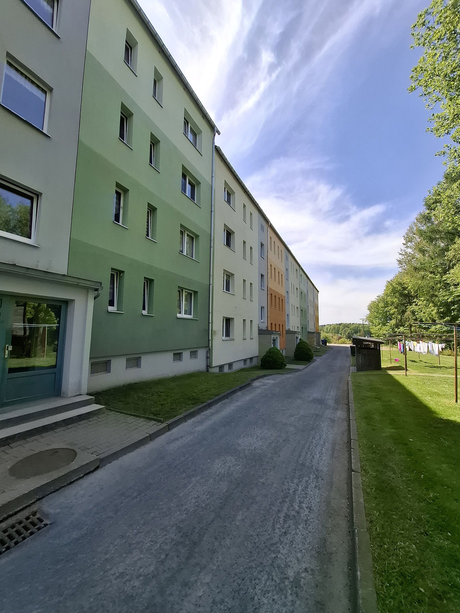 Hausansicht Wohngebäude im Wohngebiet Zöblitz